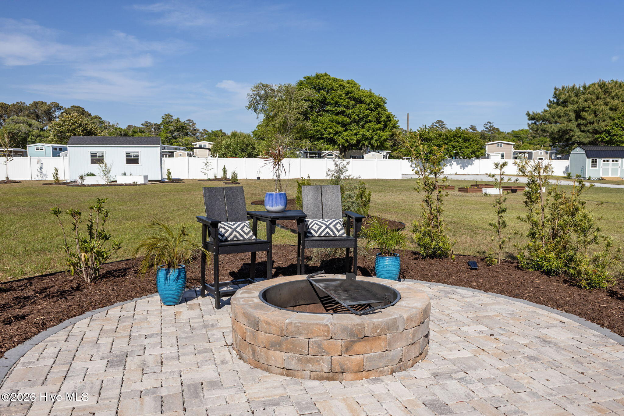 100569687 | Photo 40