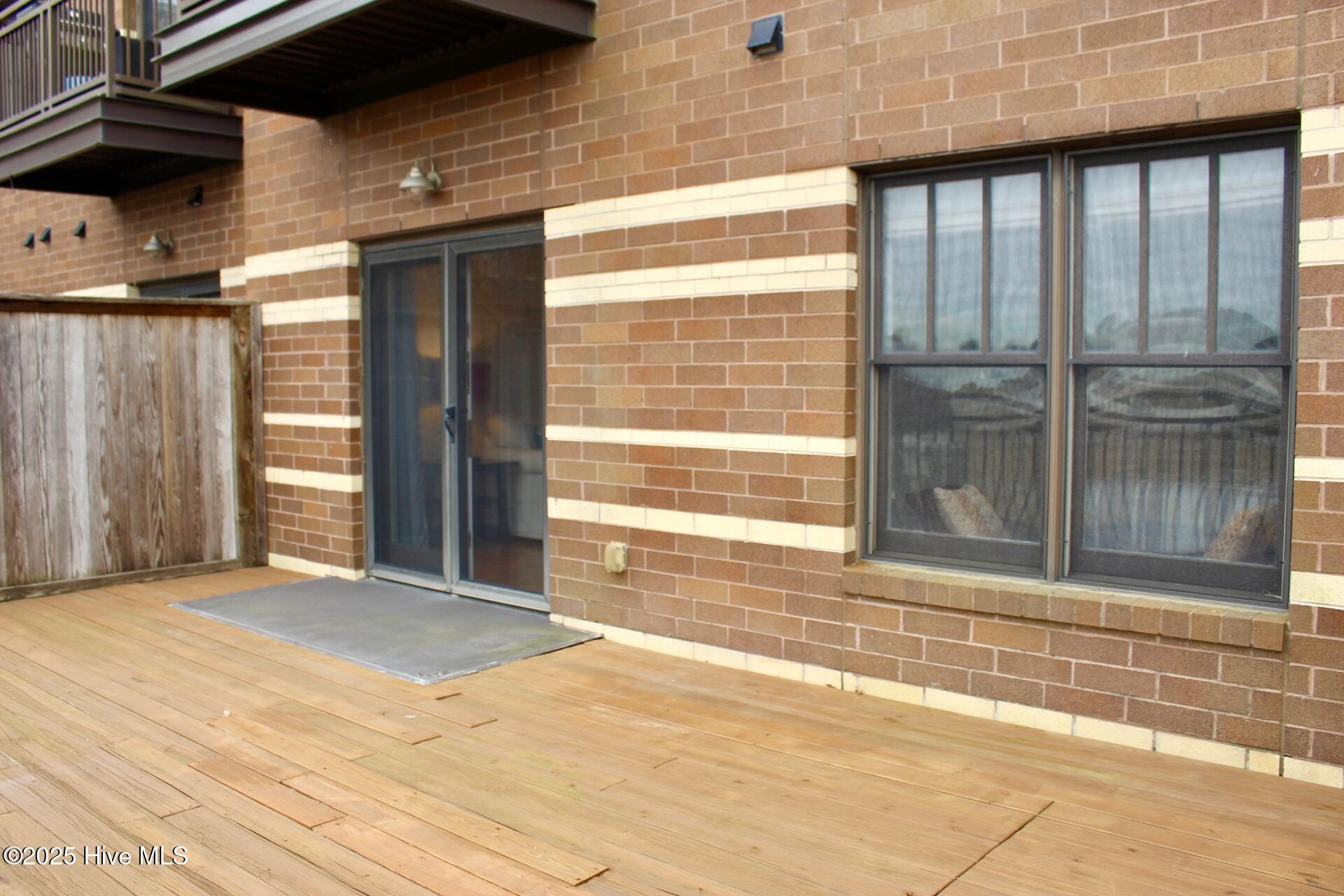 100543630 | Photo 12