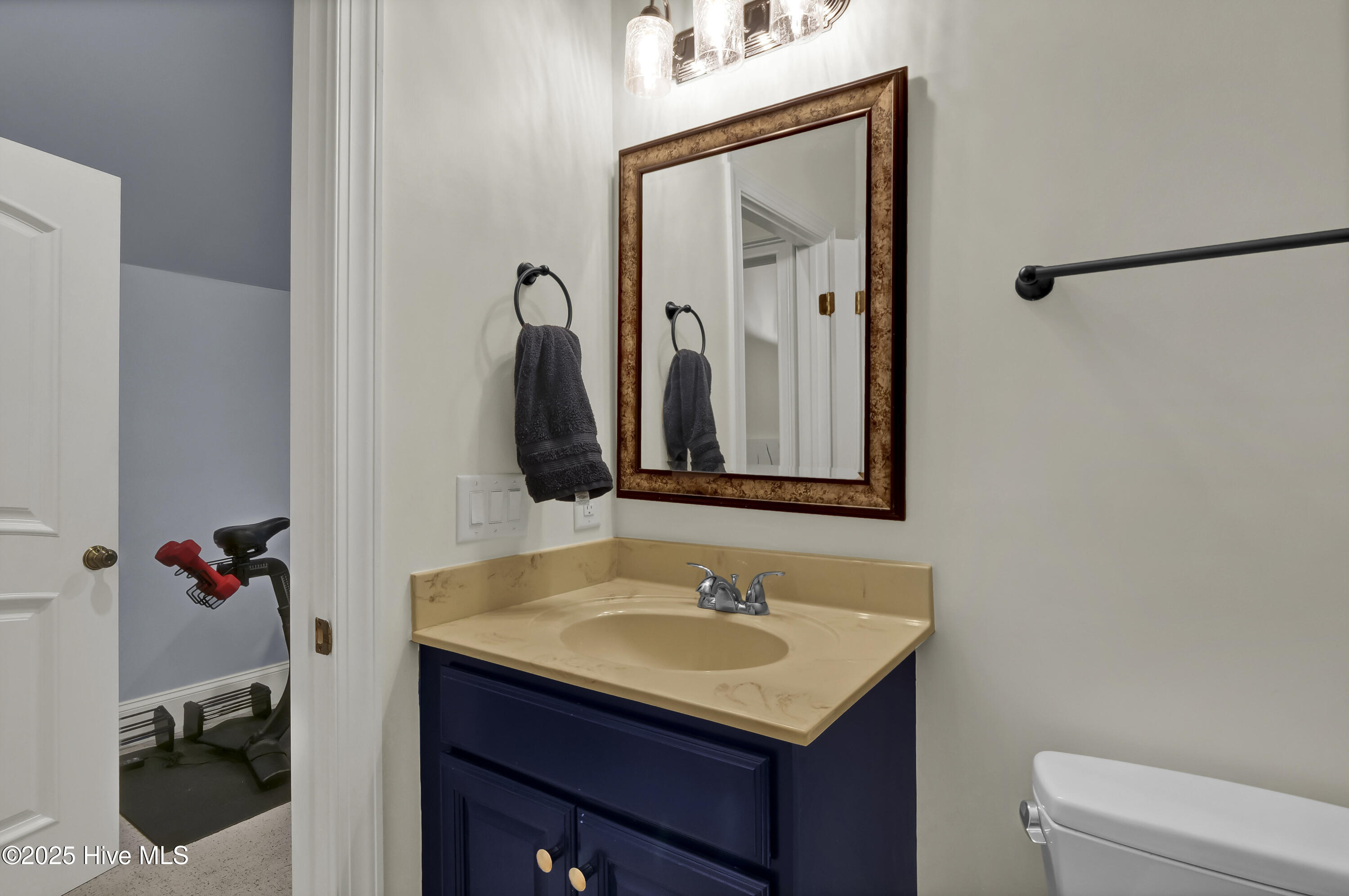 100511674 | Photo 40