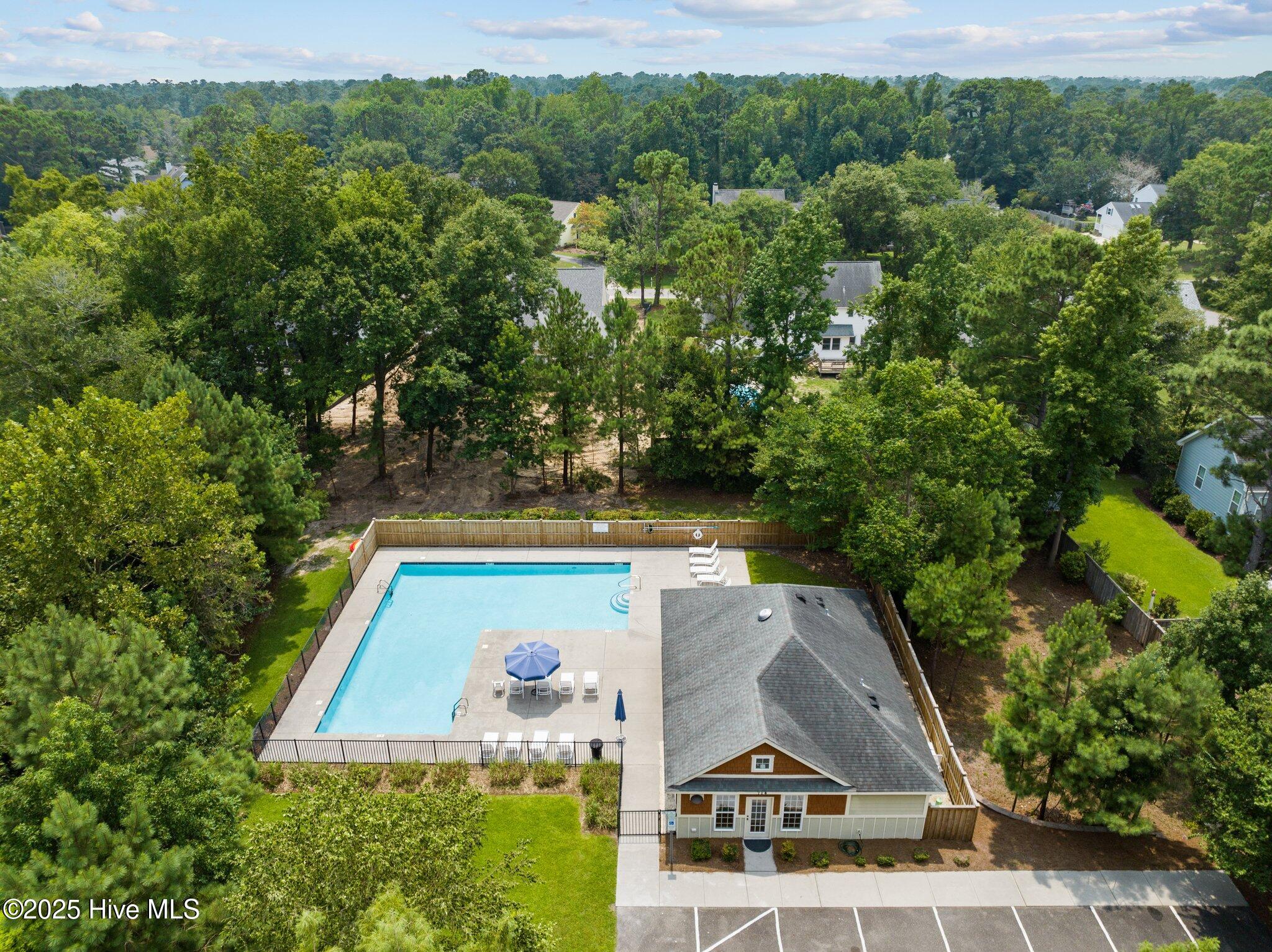 100548099 | Photo 69