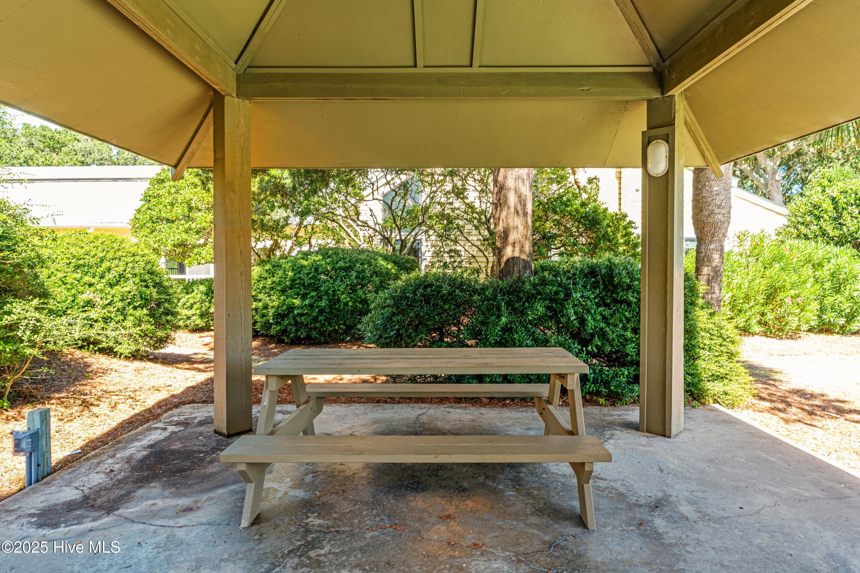 100532800 | Photo 47