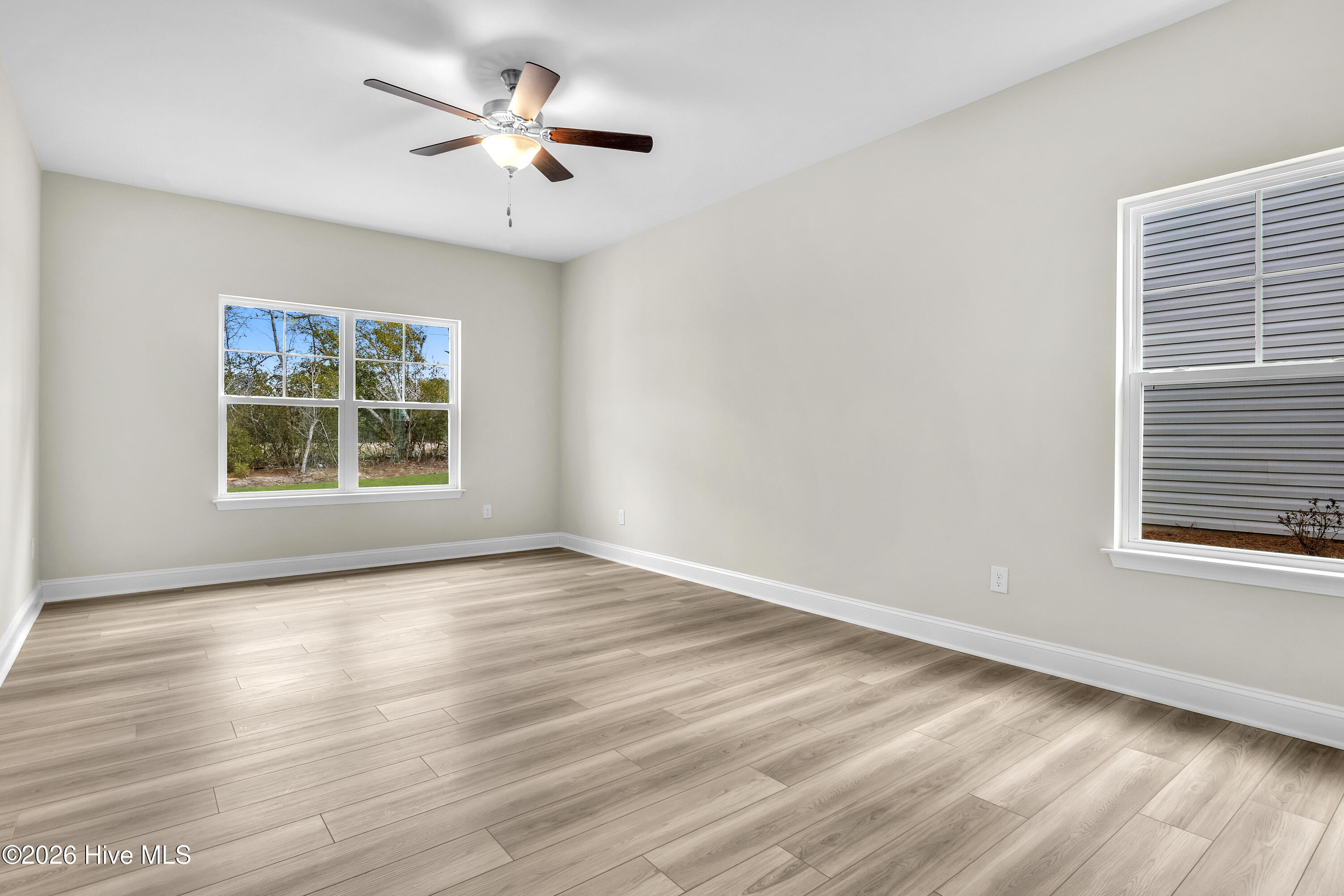 100552787 | Photo 28