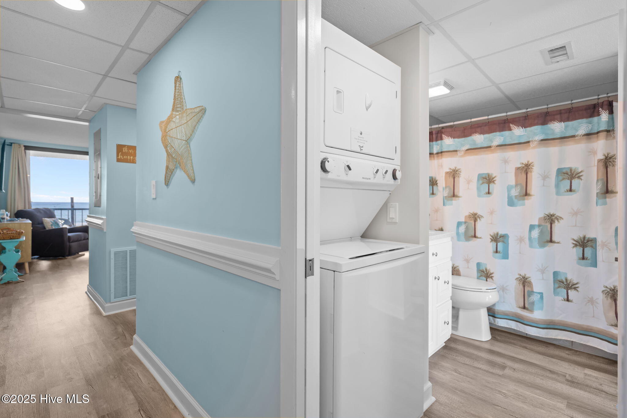 100570522 | Photo 19