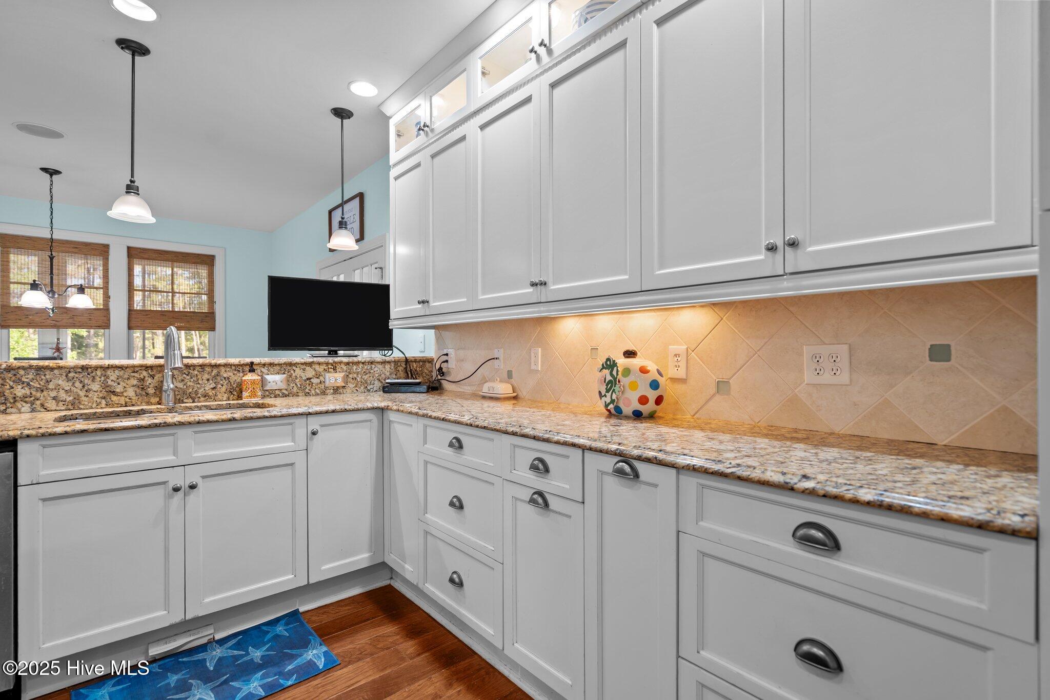 100513091 | Photo 18