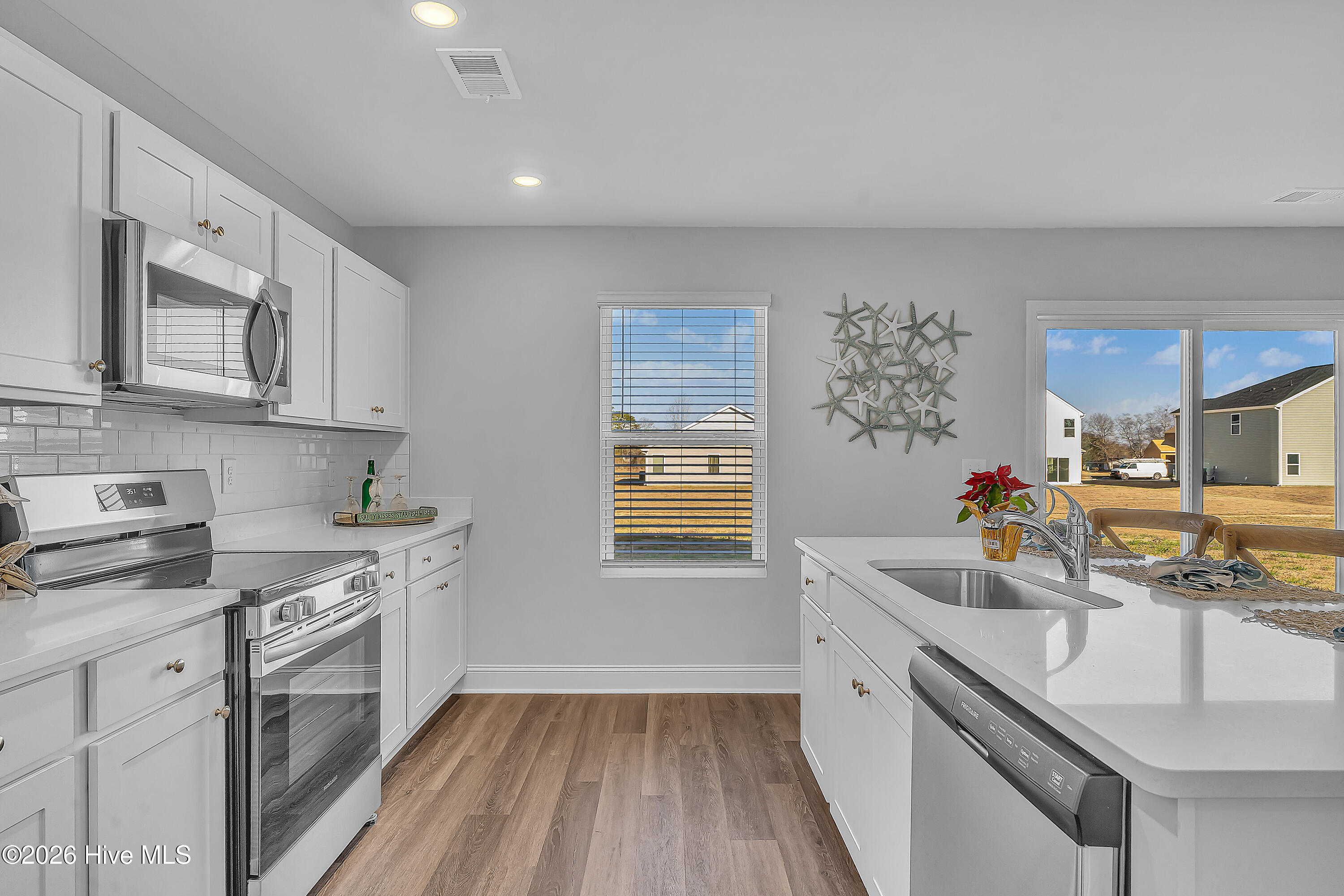 100557656 | Photo 11