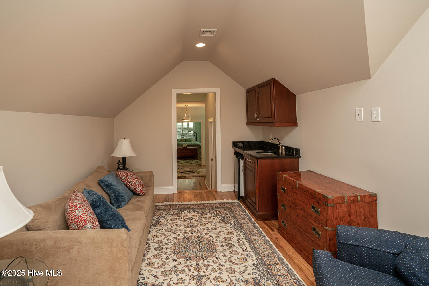 100558070 | Photo 32