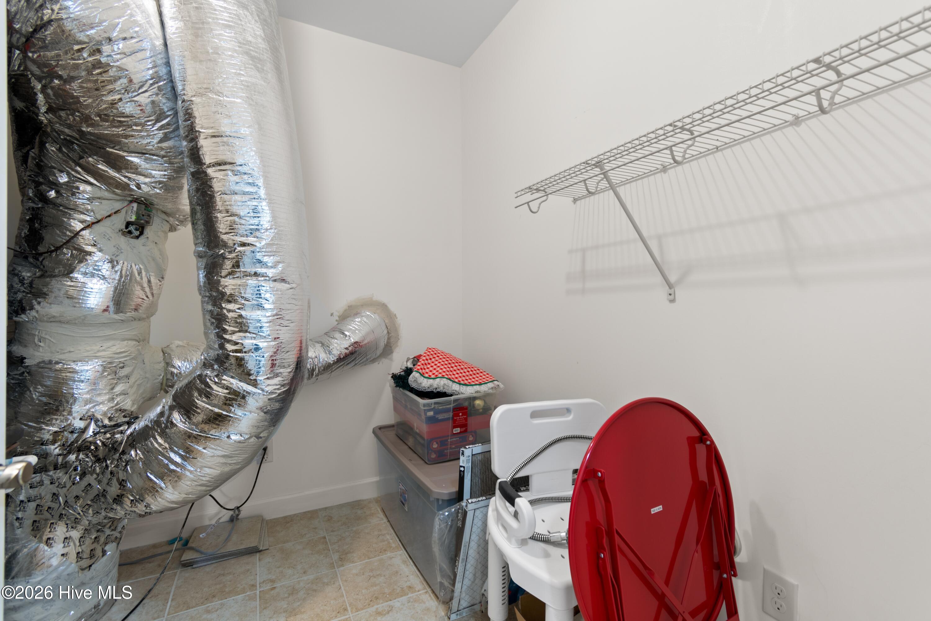 100561934 | Photo 35