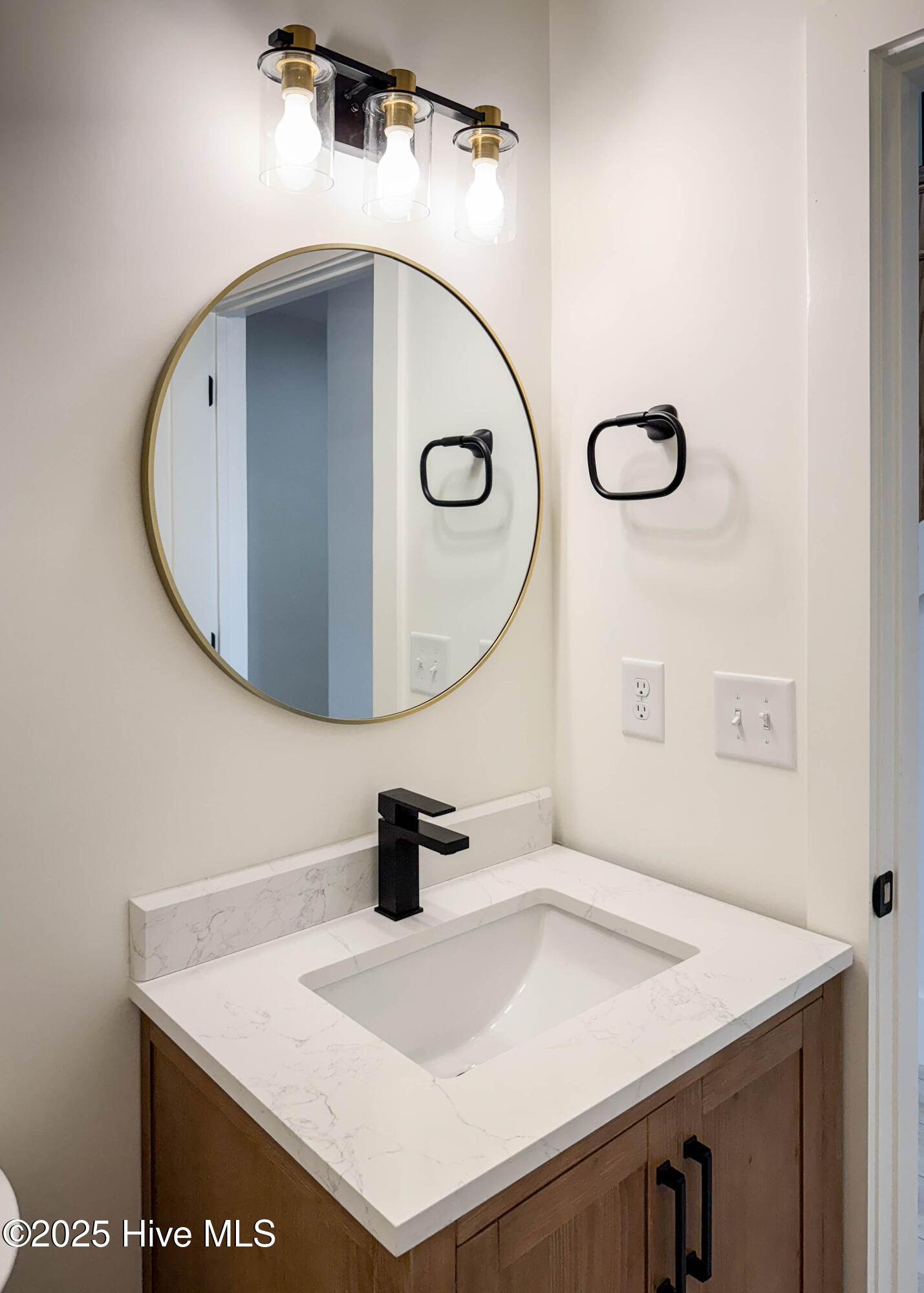 100539536 | Photo 106