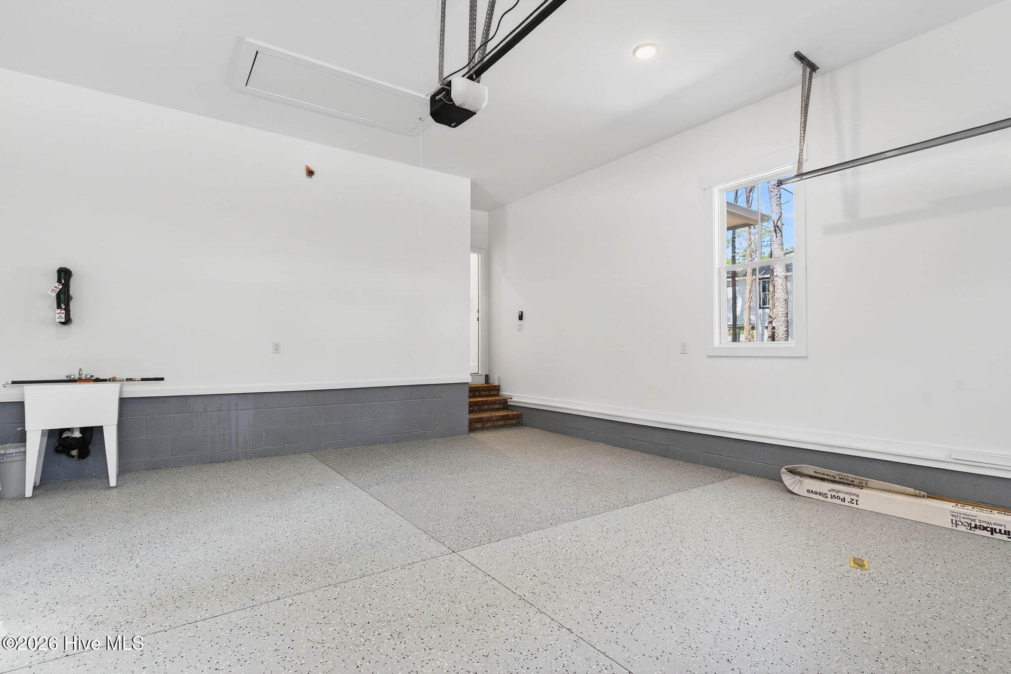 100531409 | Photo 15