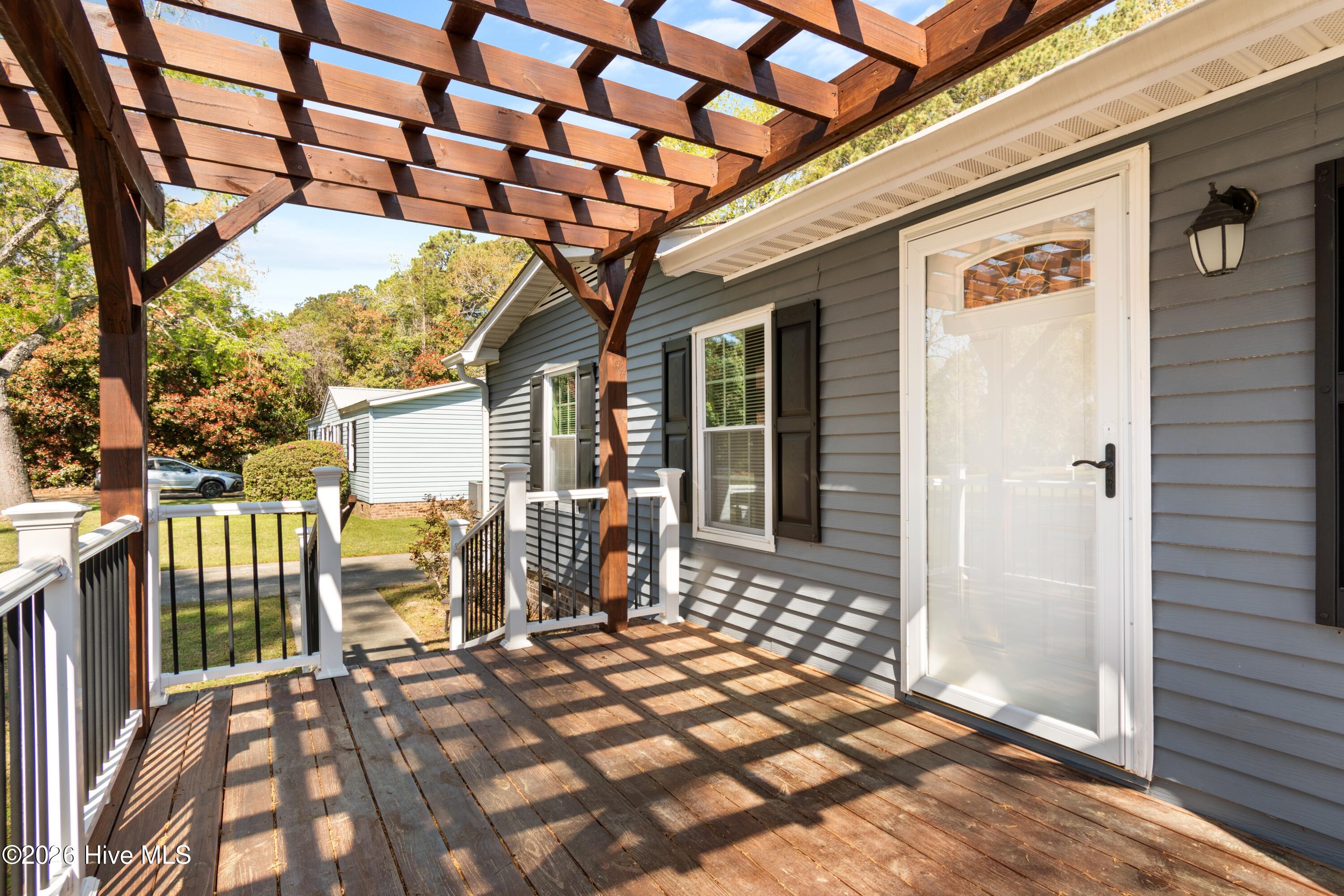 100562526 | Photo 11