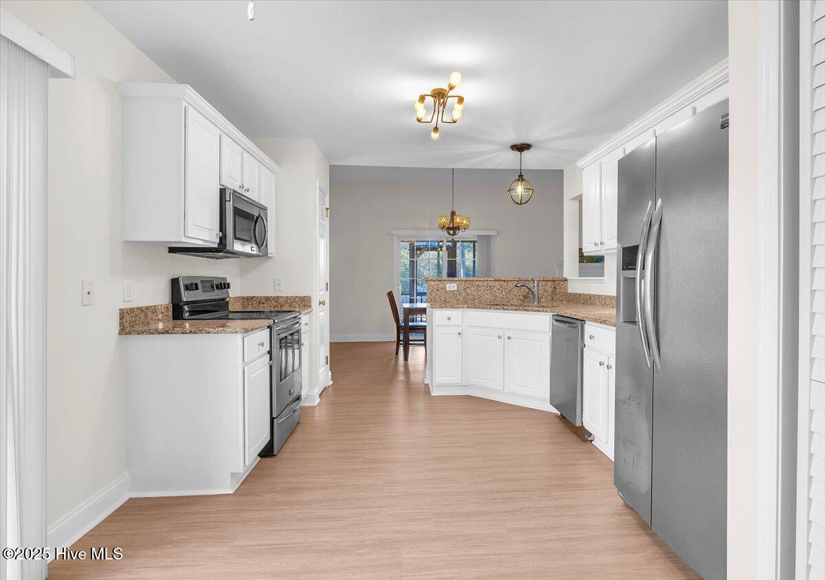 100547110 | Photo 13