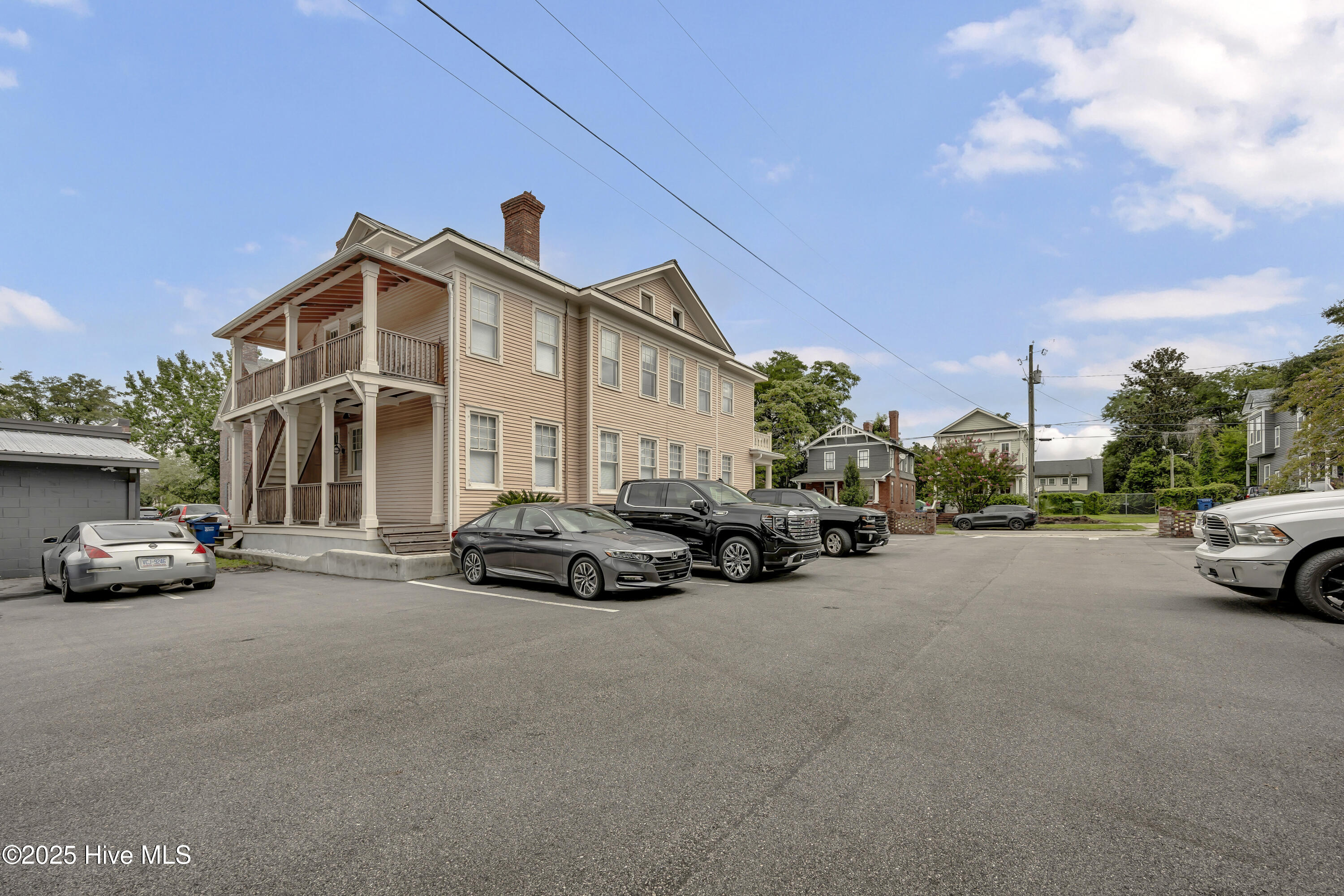 100525838 | Photo 28