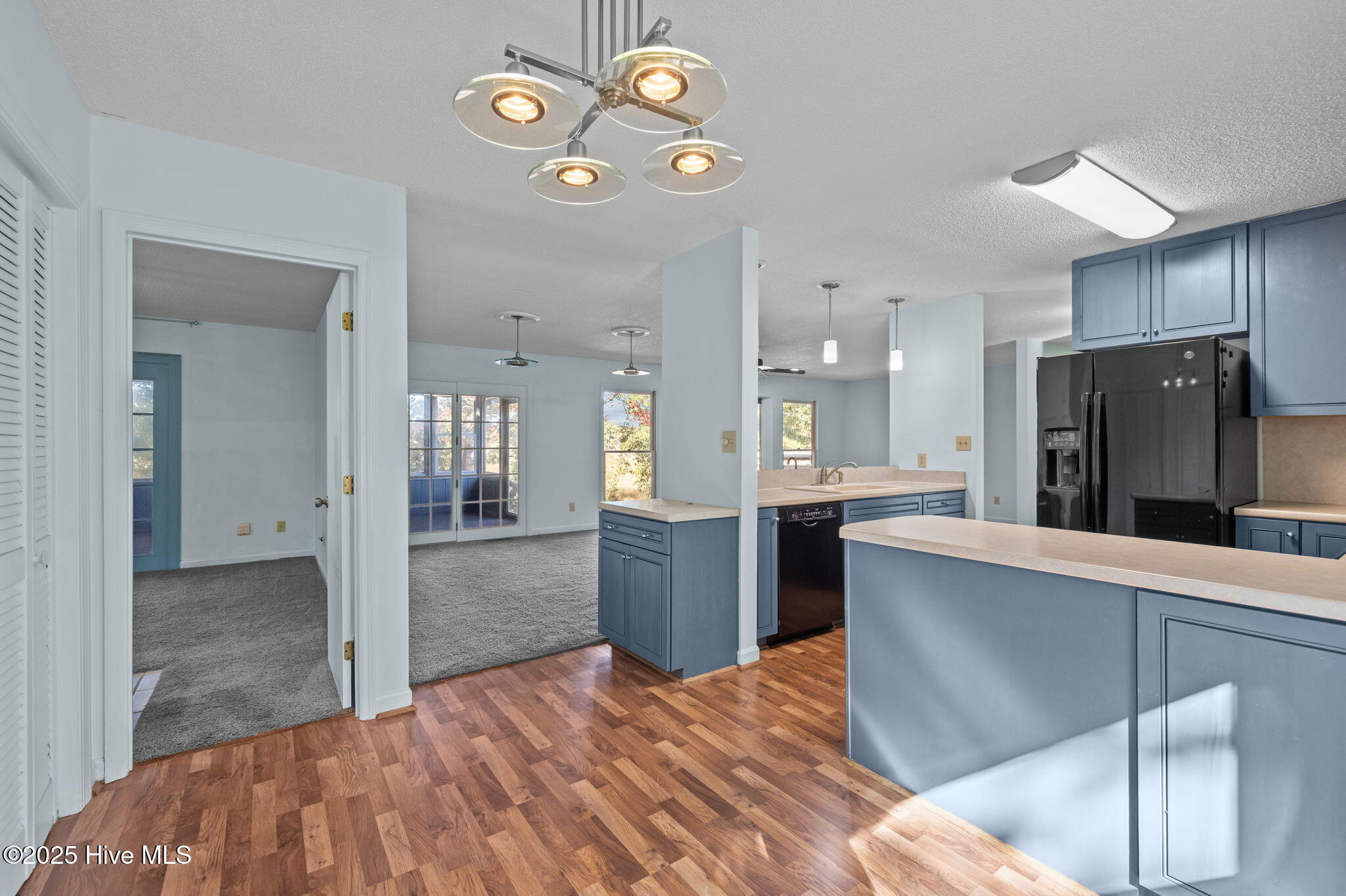 100541543 | Photo 18