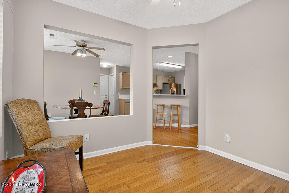 100527108 | Photo 11