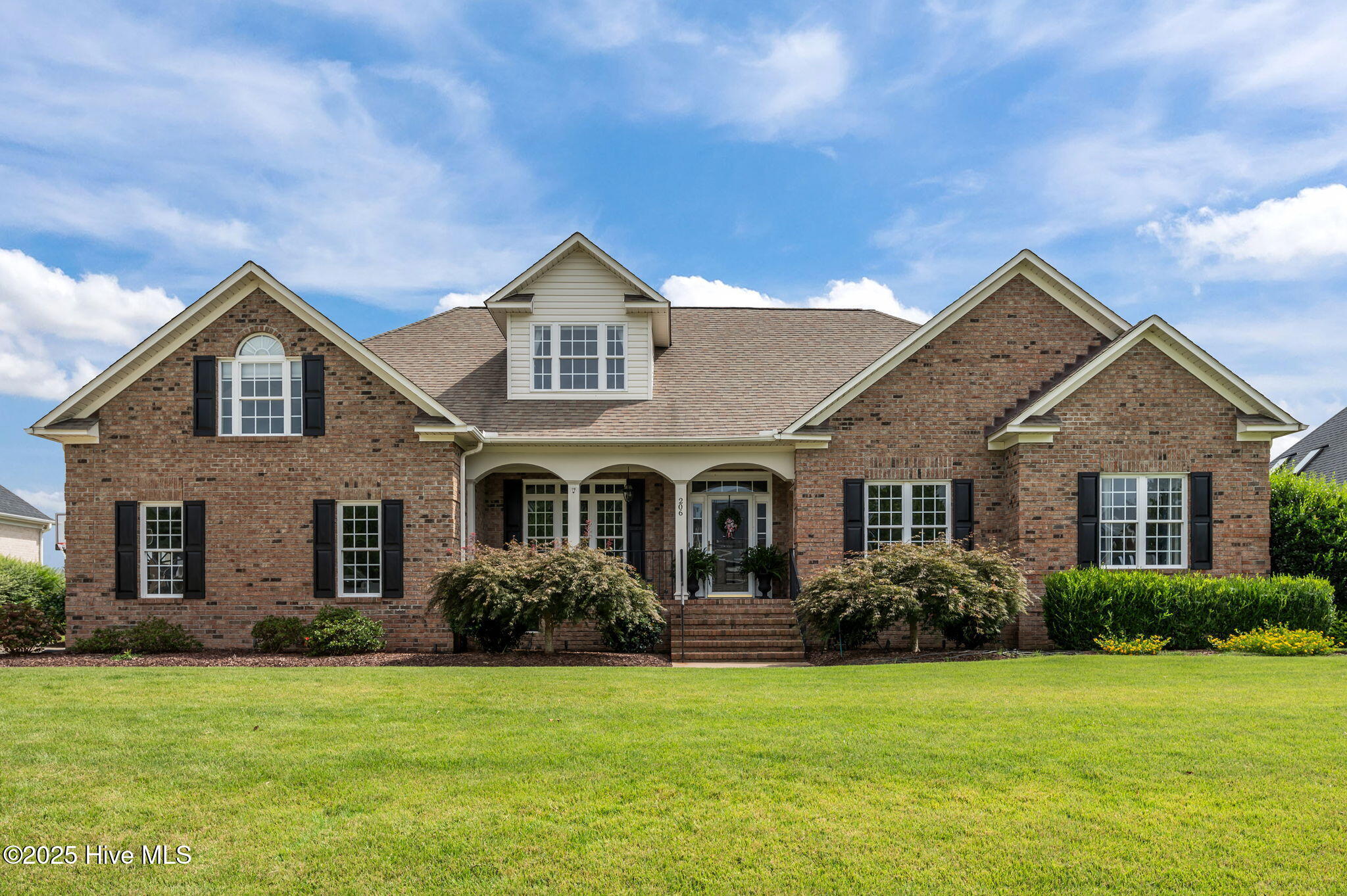 1-web-or-mls-LHV_4276