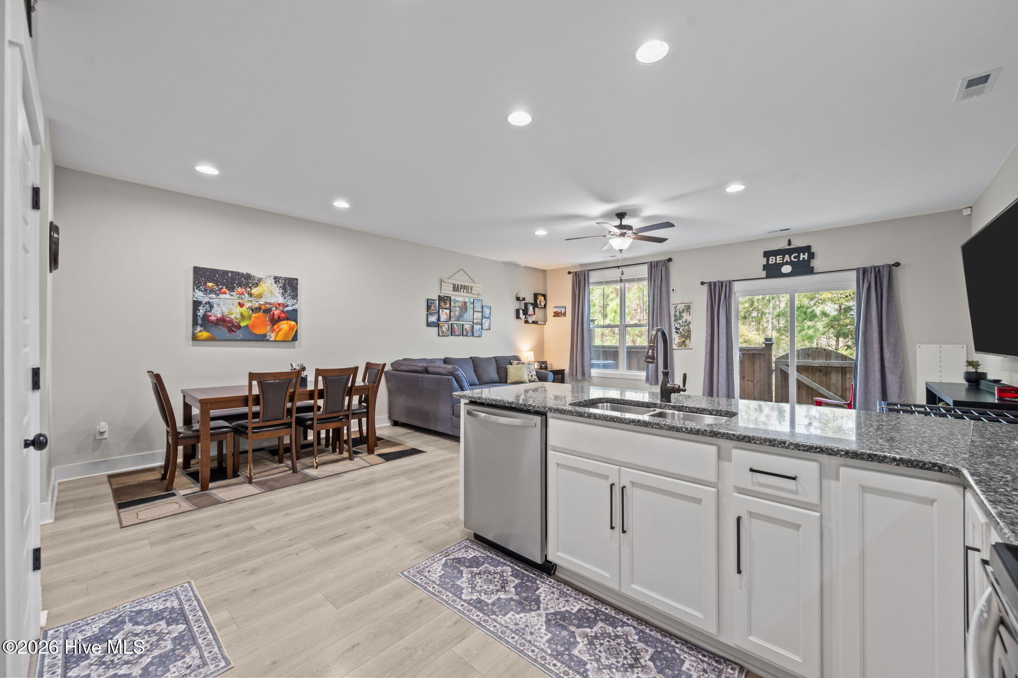 100564806 | Photo 11