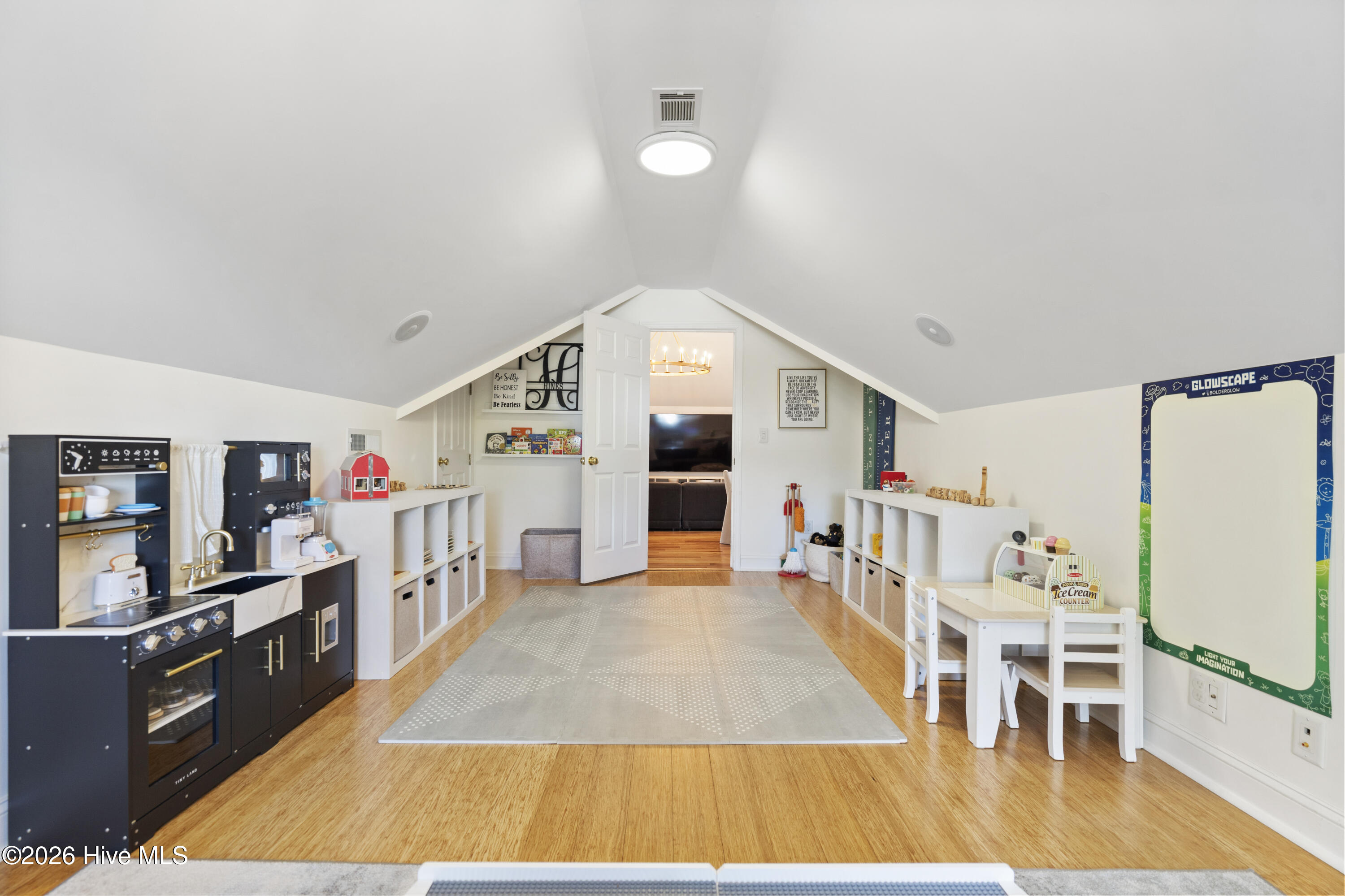 100552221 | Photo 19