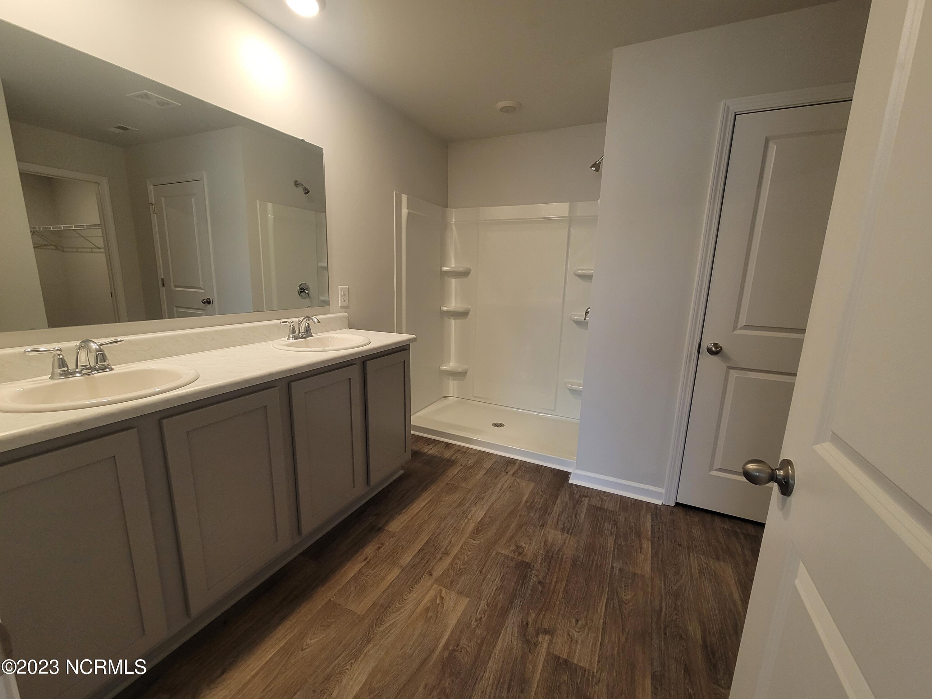 100556788 | Photo 23