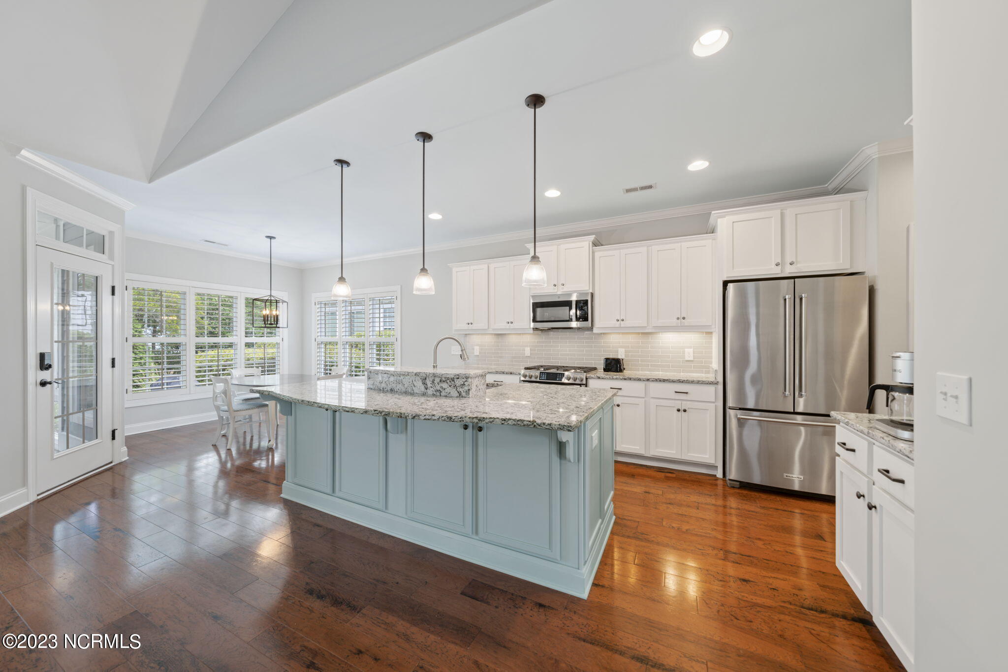 100553667 | Photo 18