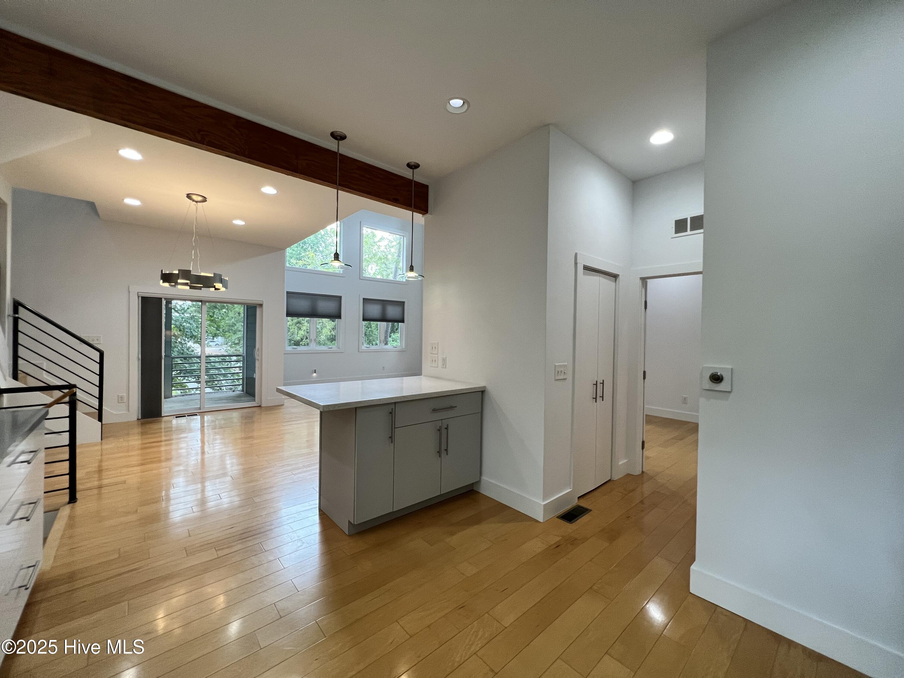 100546316 | Photo 11