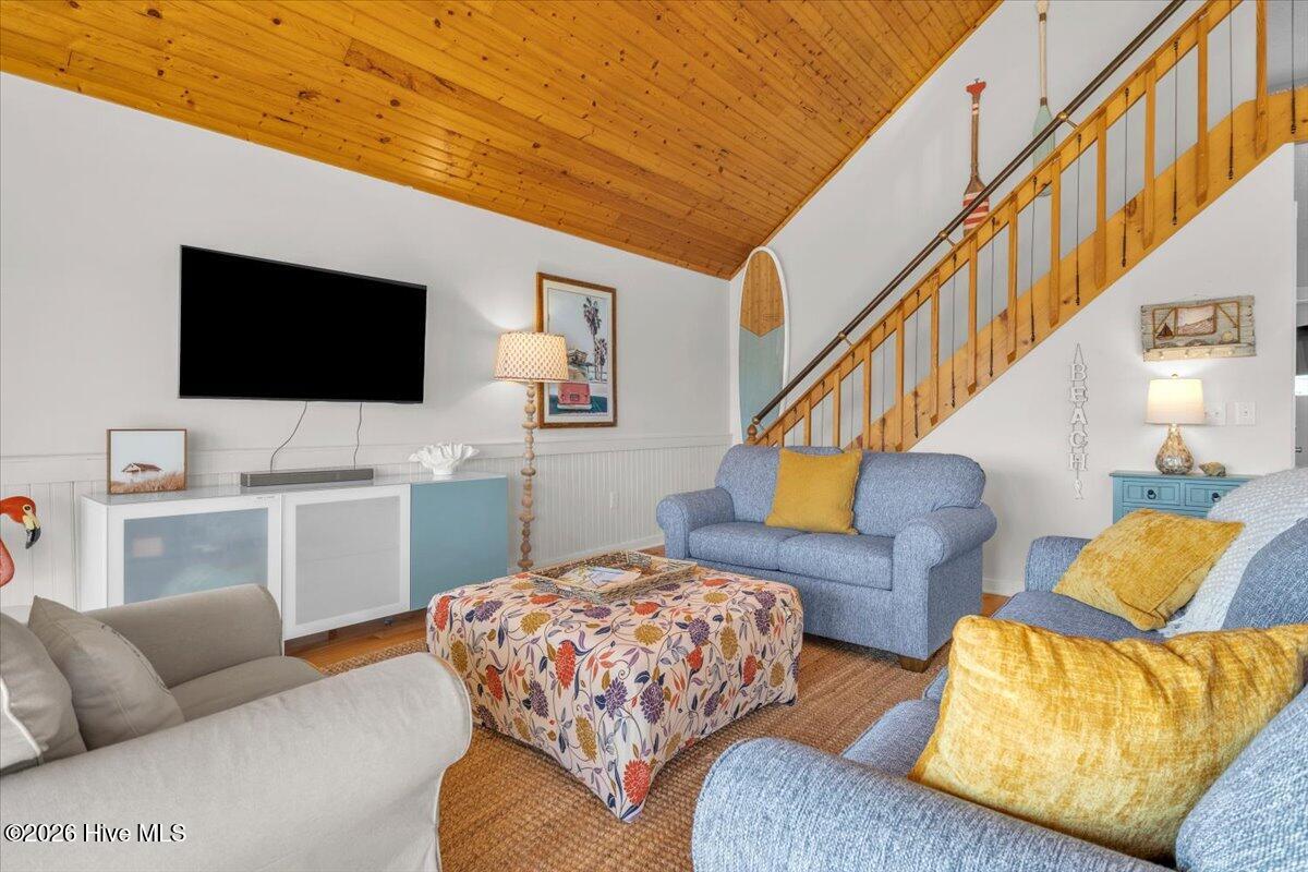 100559850 | Photo 14