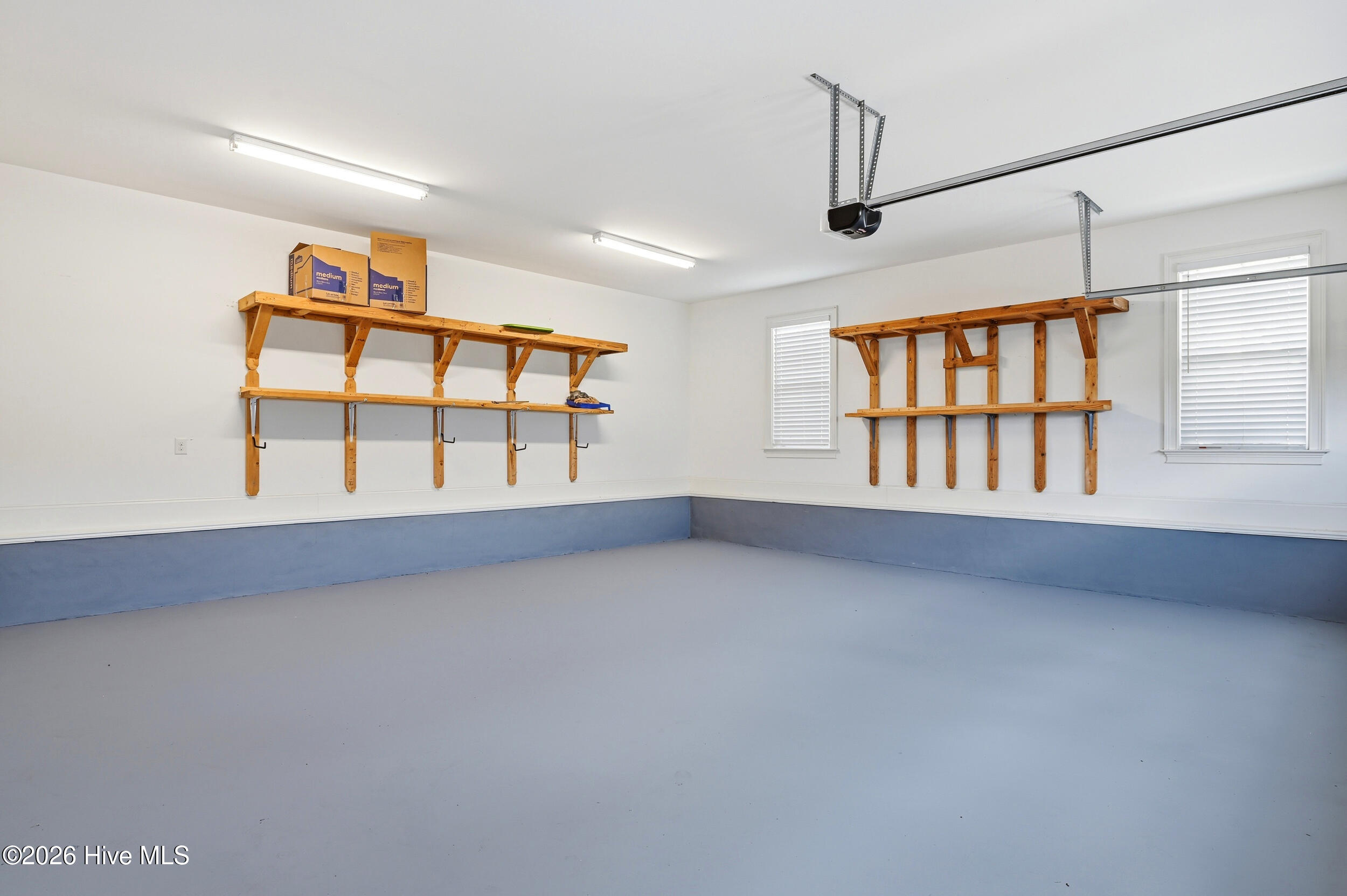 100567855 | Photo 47