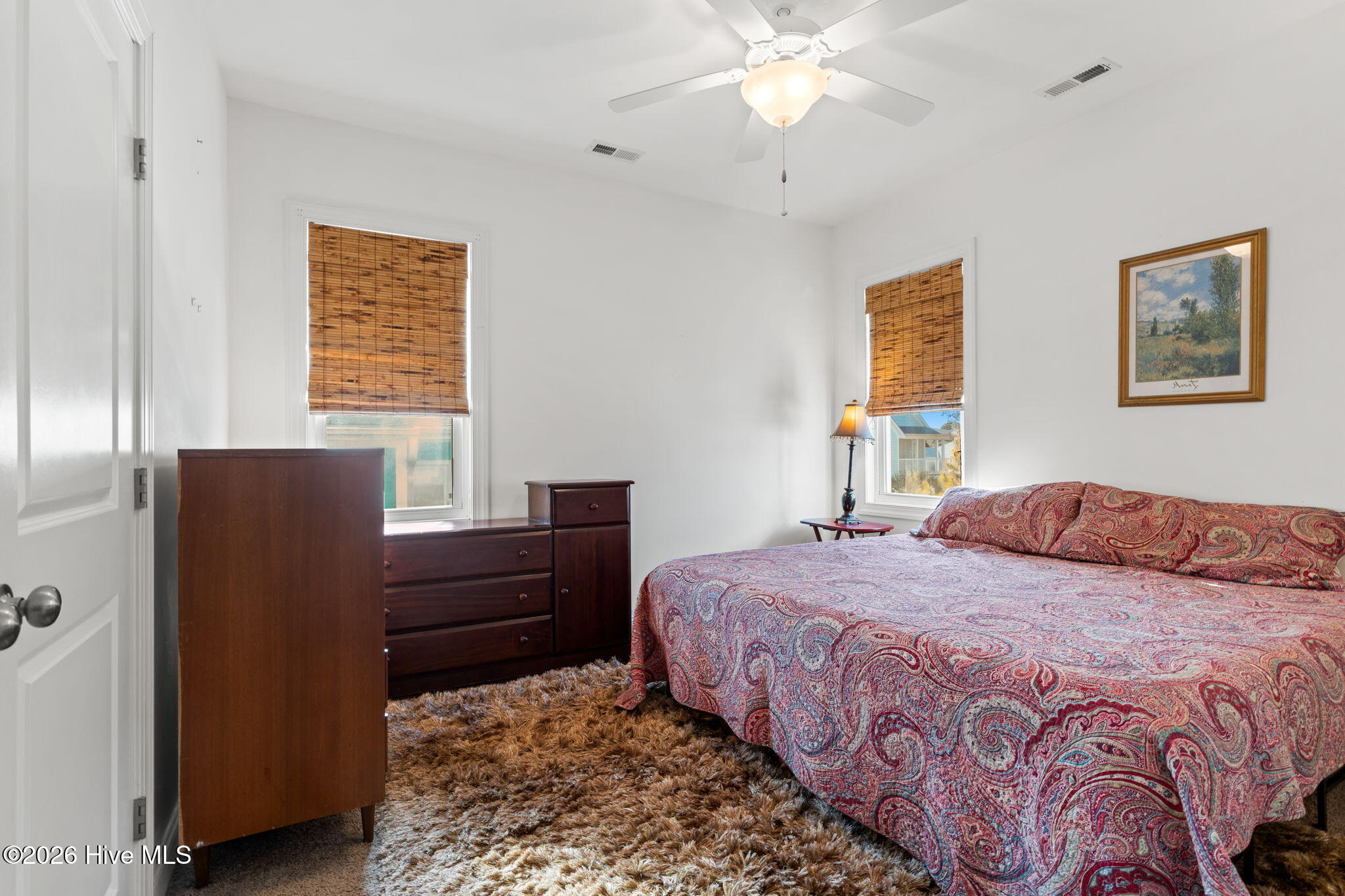 100546382 | Photo 33