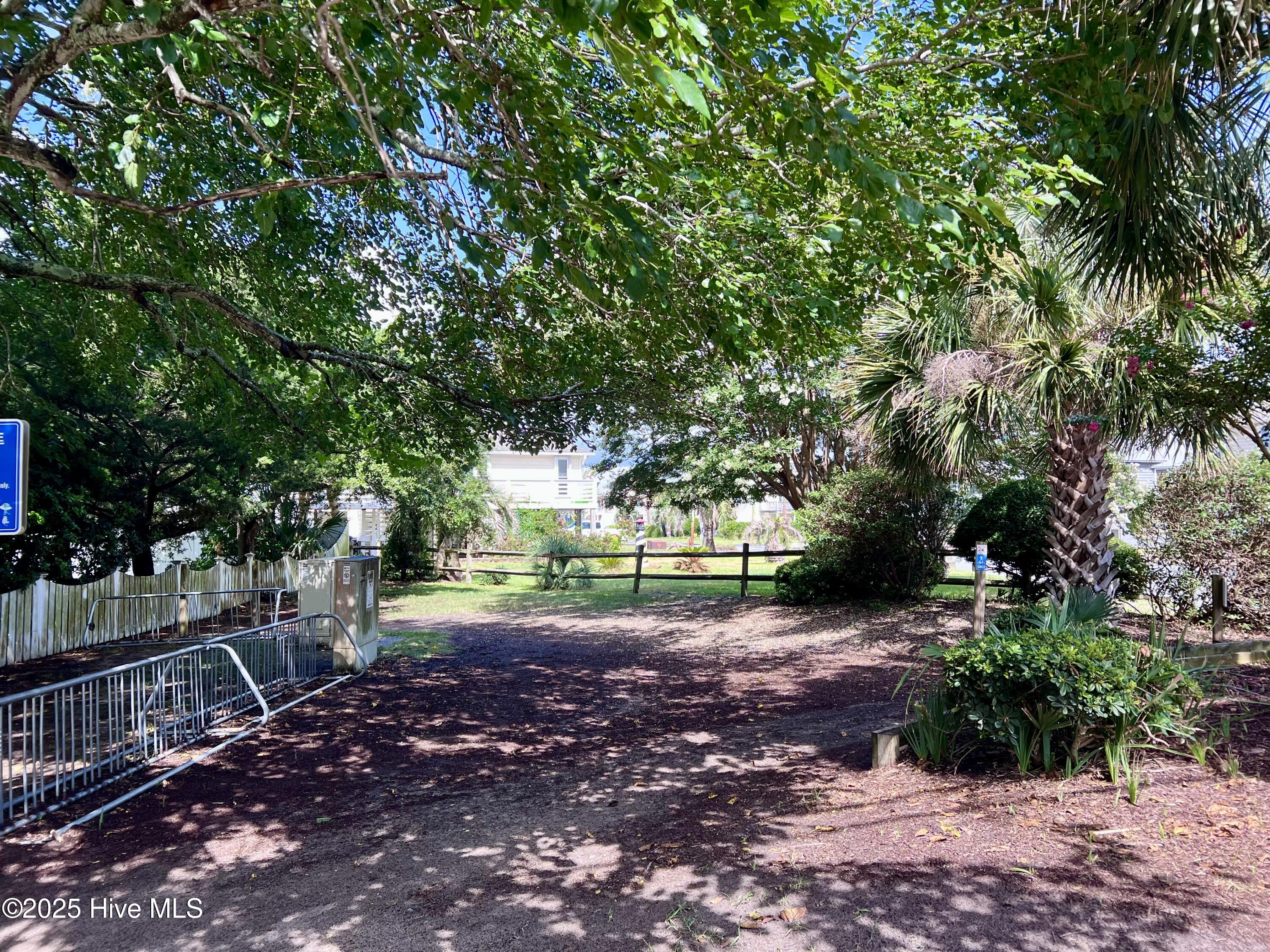 100519287 | Photo 47