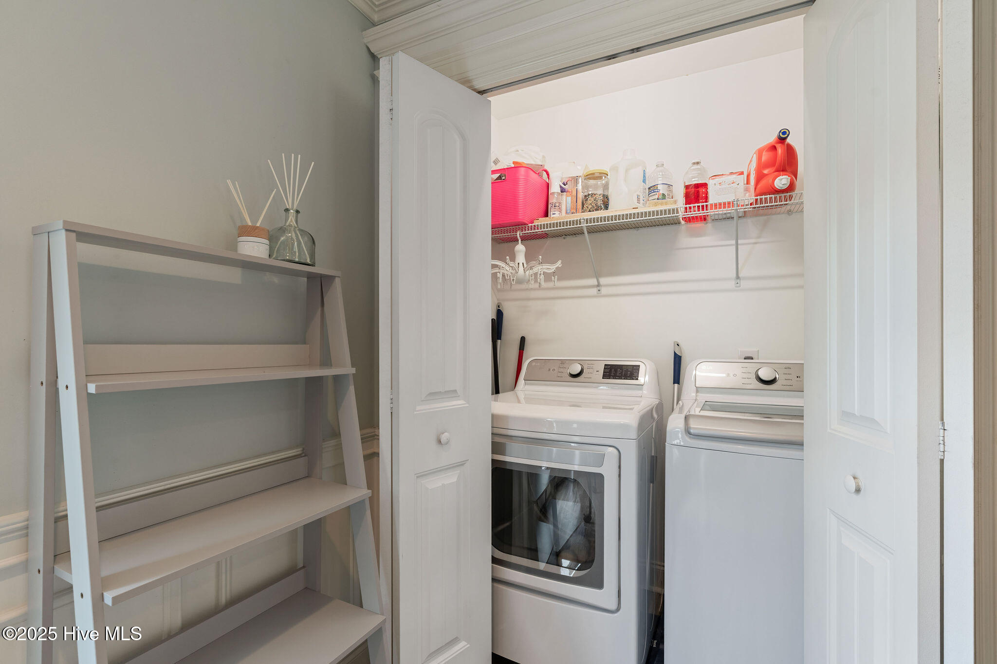 100517847 | Photo 13