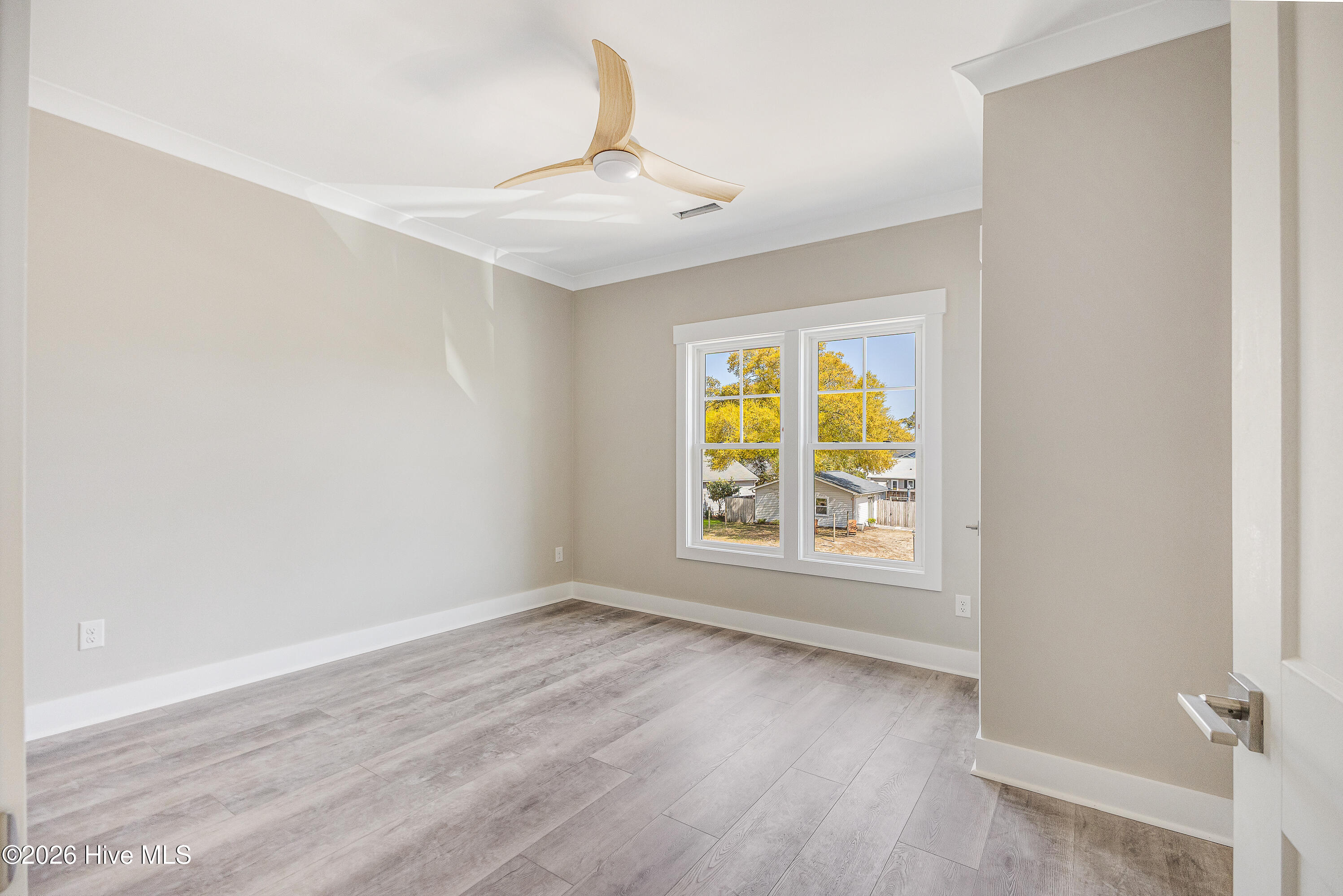 100564394 | Photo 22