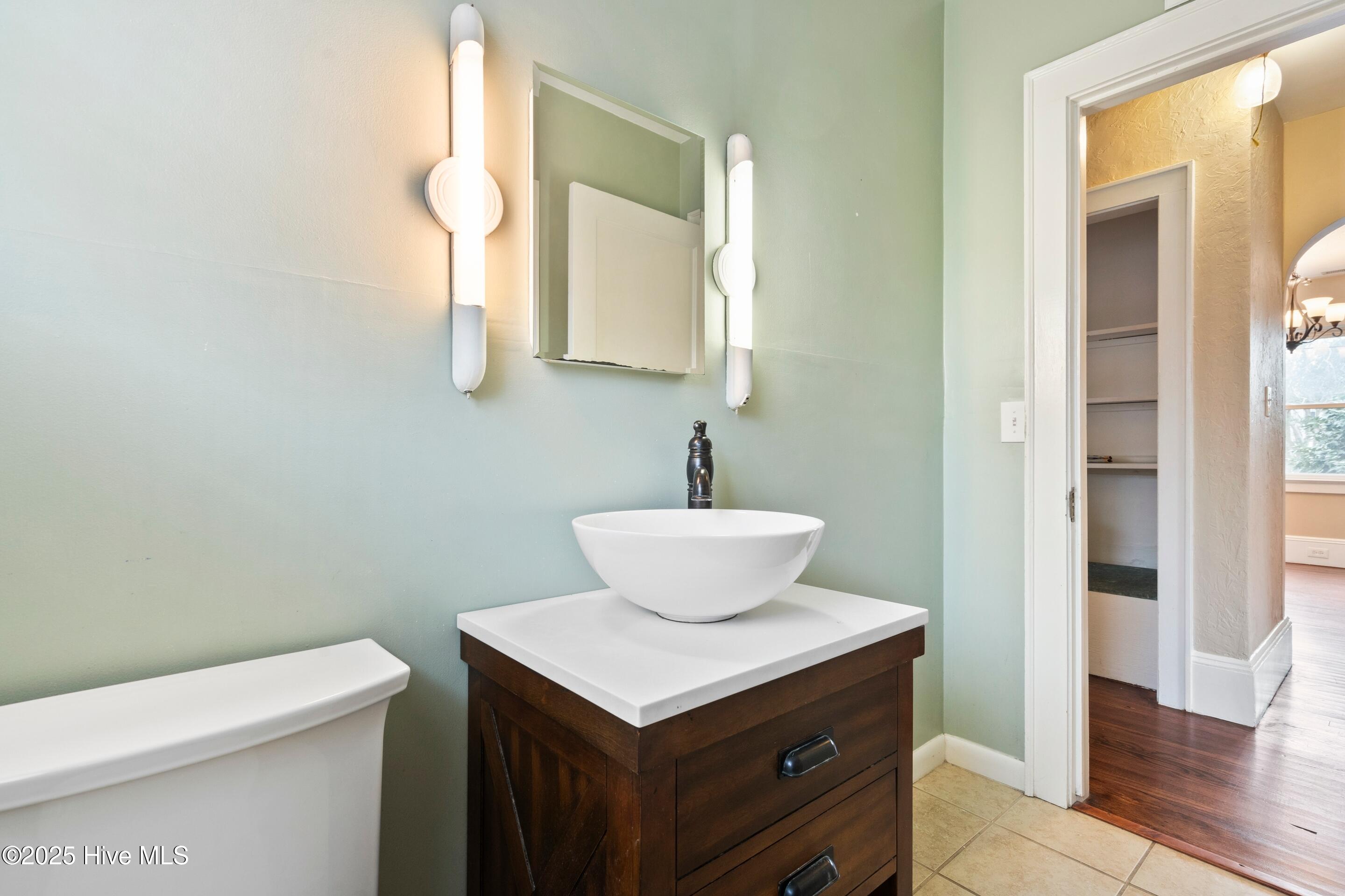 100521432 | Photo 17