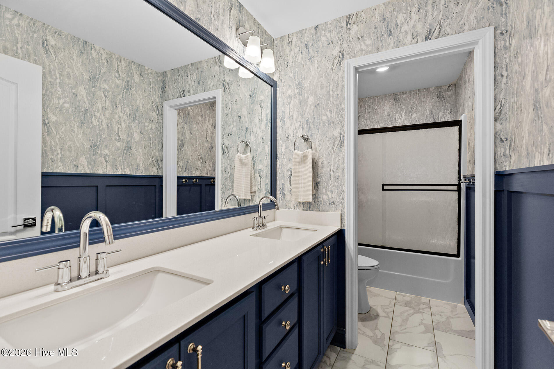 100549567 | Photo 39