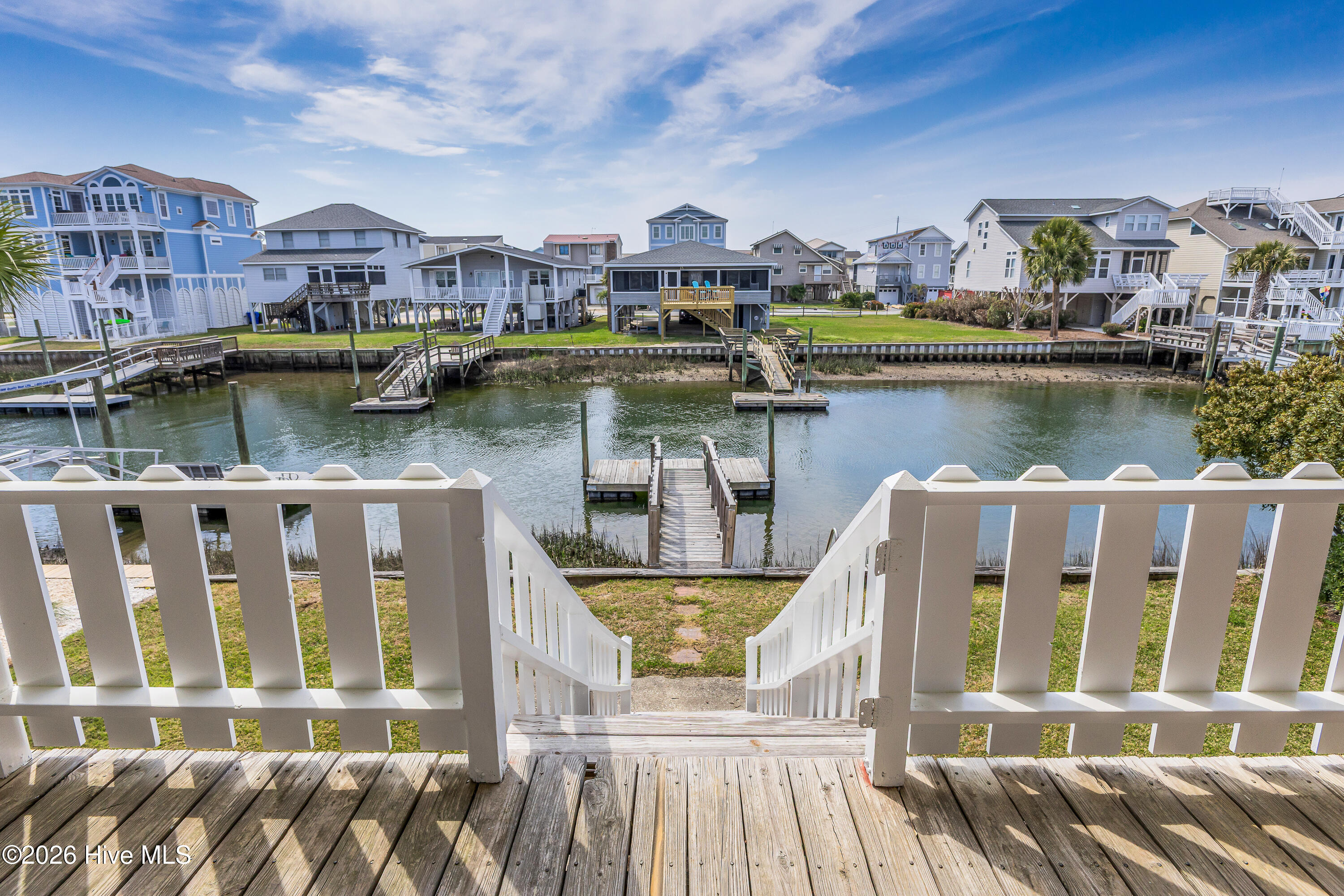 100562663 | Photo 33