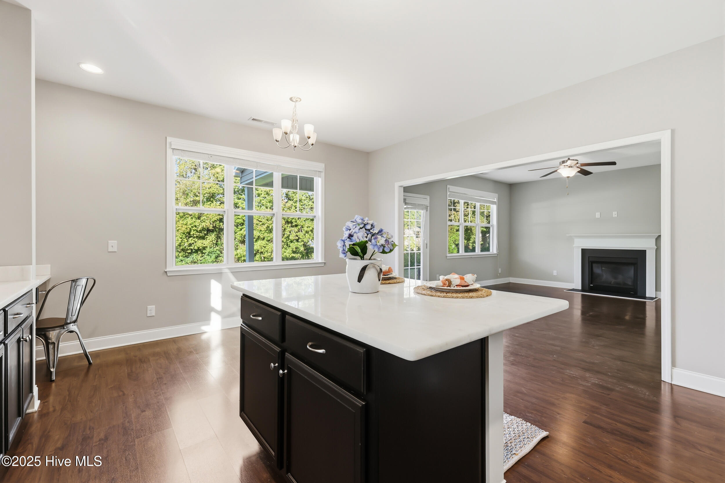 100537406 | Photo 19