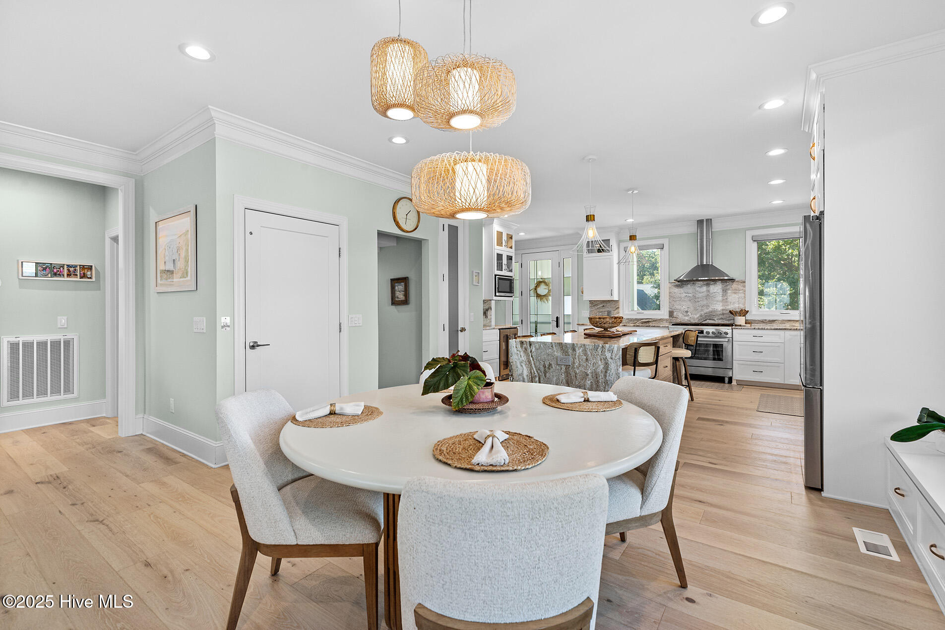 100540813 | Photo 20