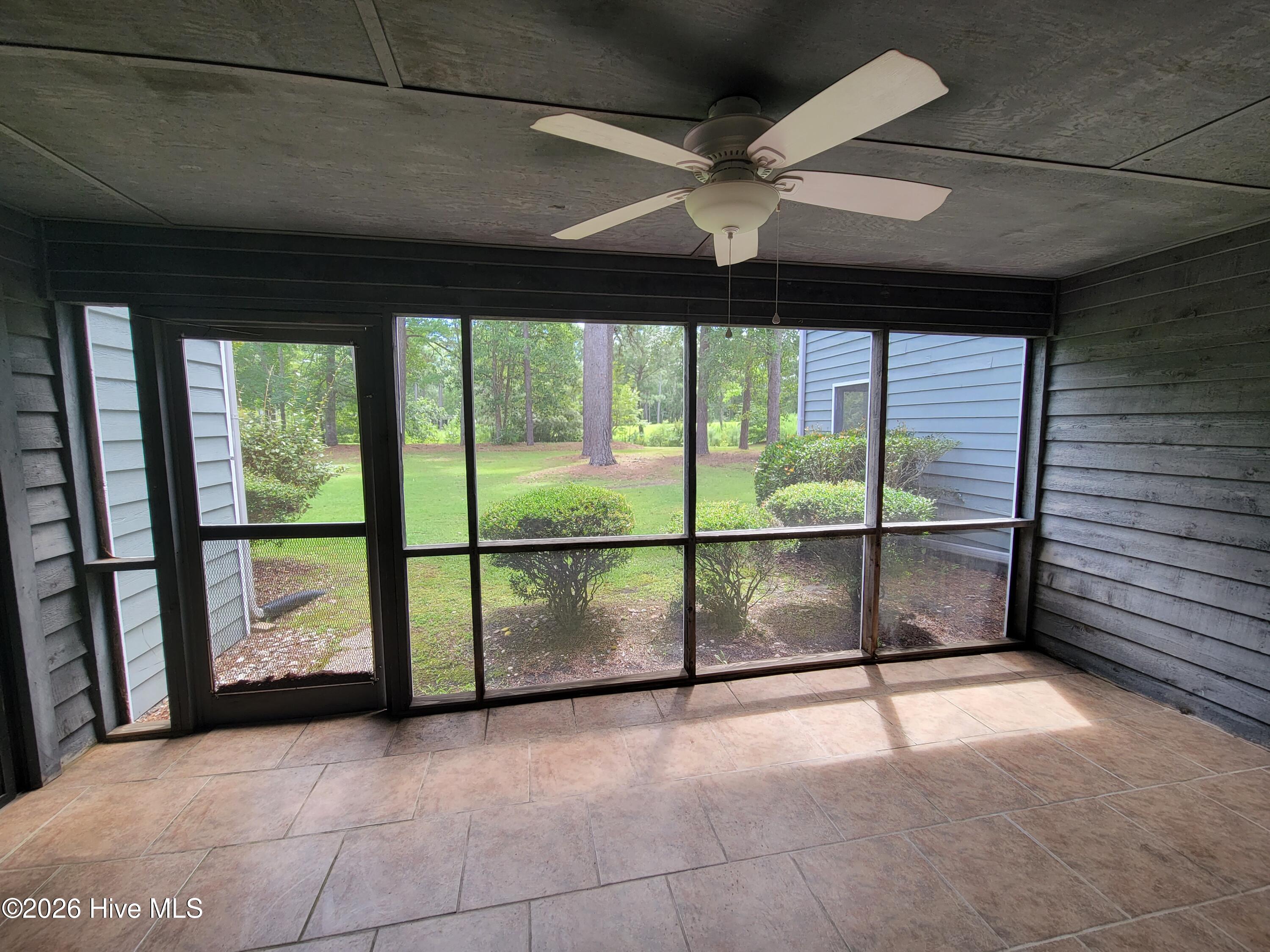 Undisclosed Address, Hampstead, NC, 28443