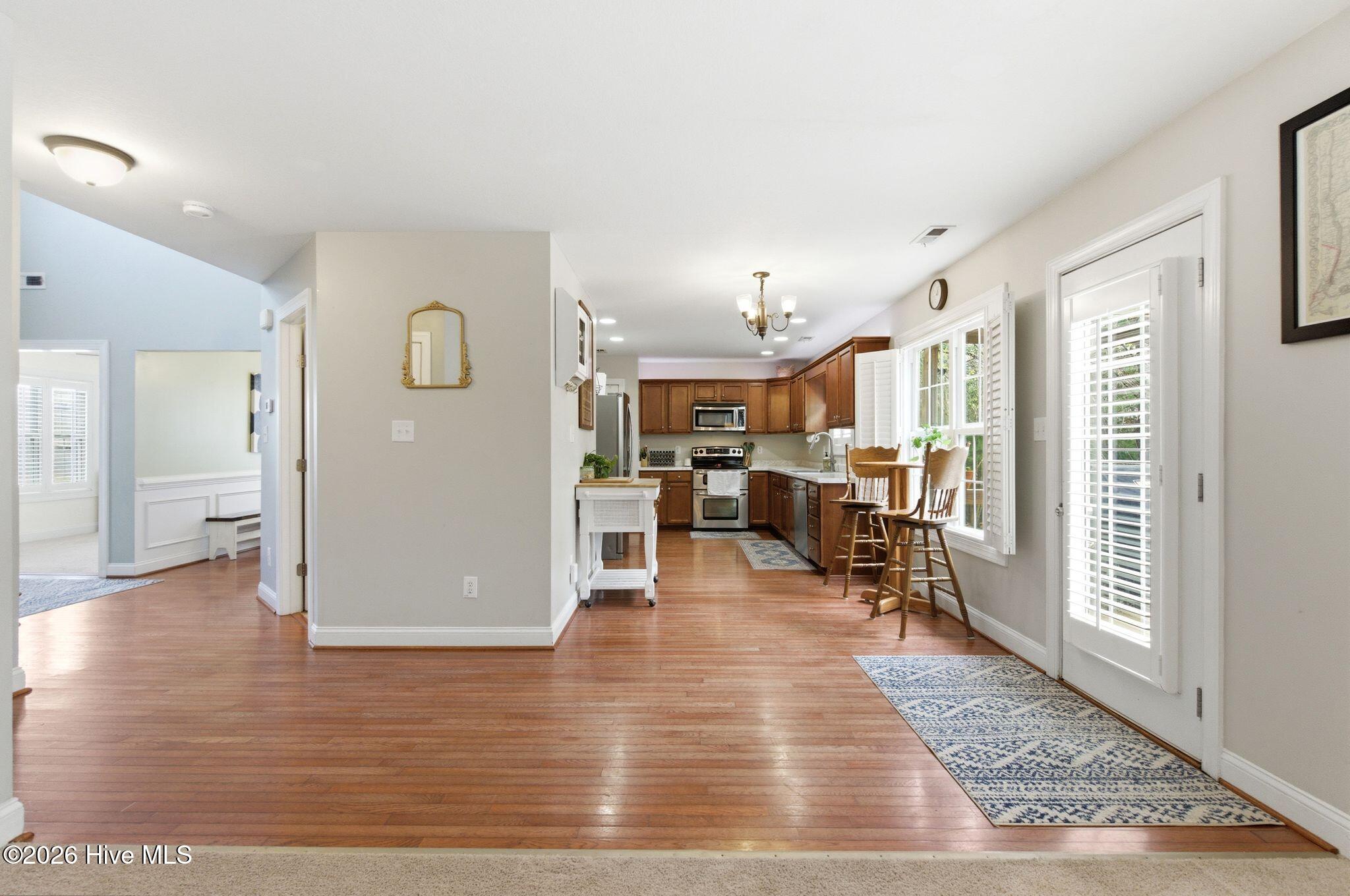 100561216 | Photo 15