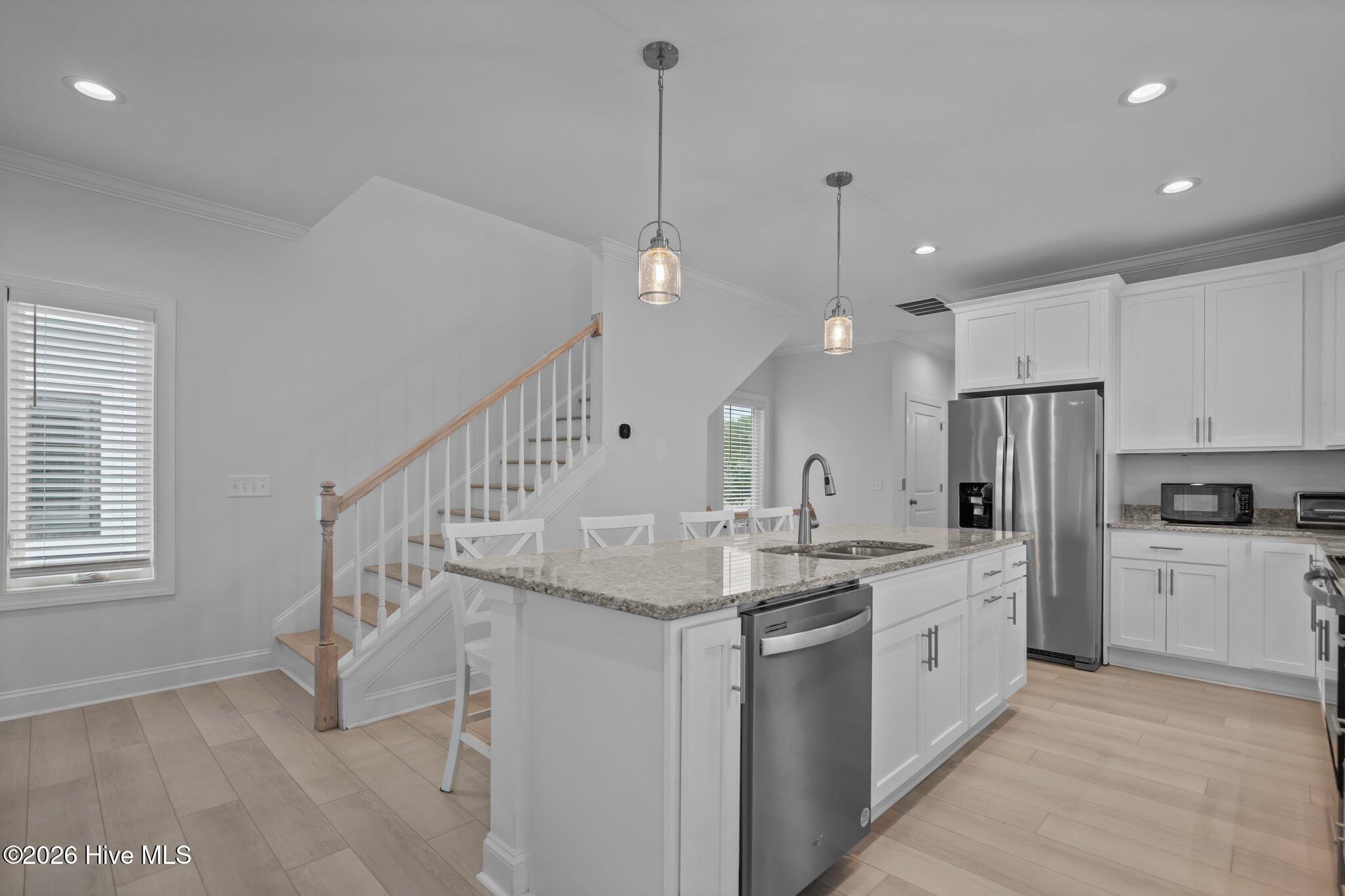 100554587 | Photo 11