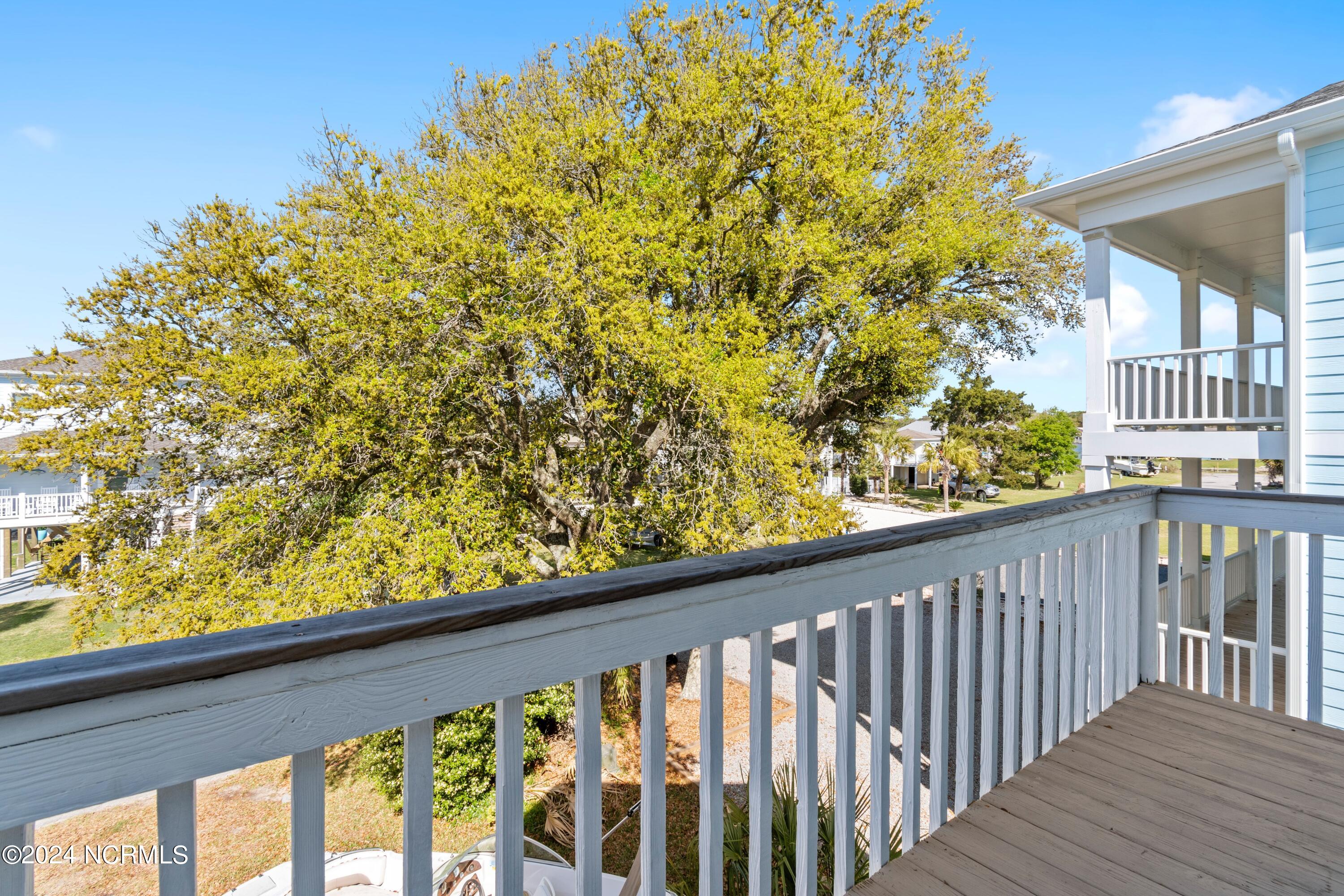 100437892 | Photo 41