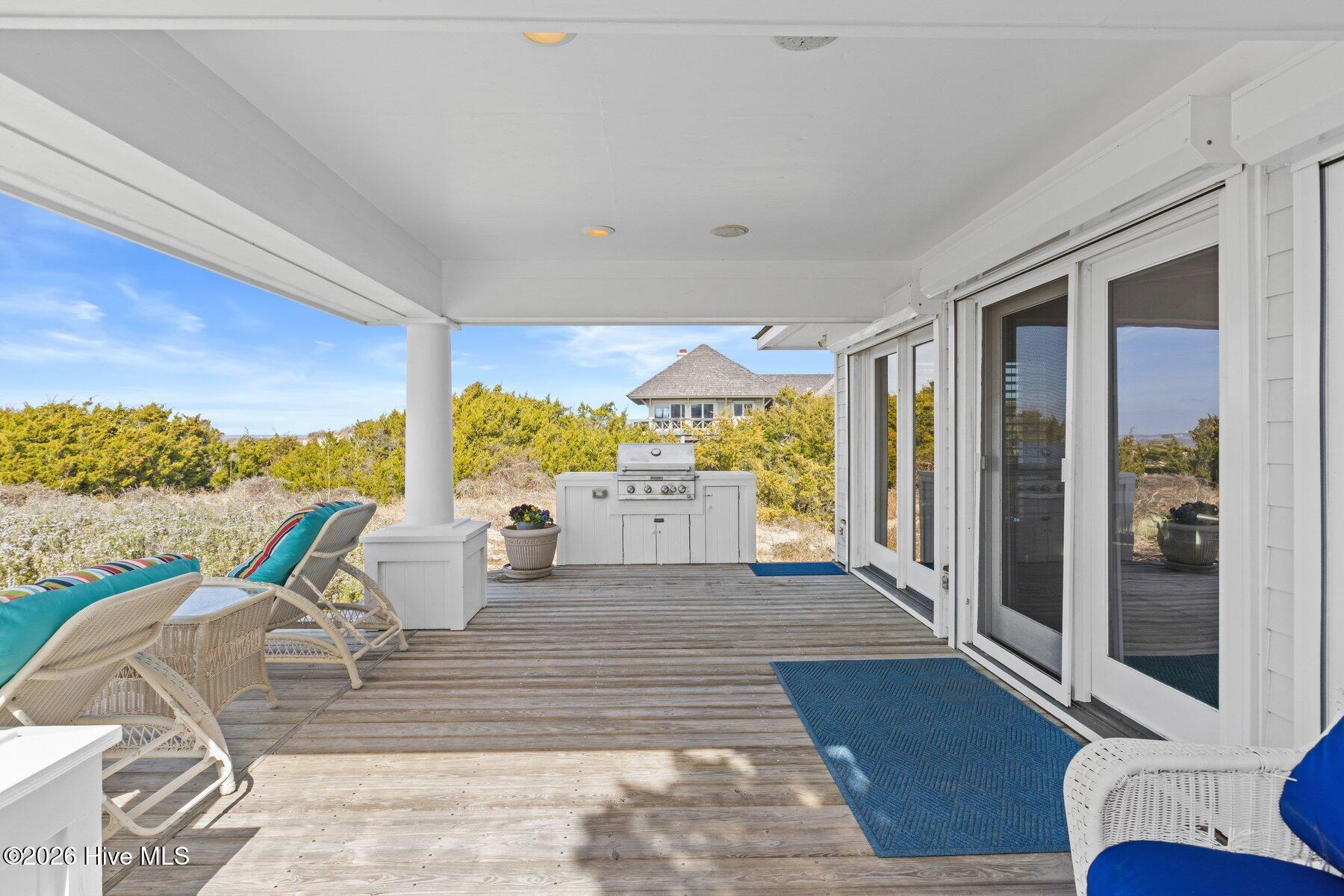 100558974 | Photo 48