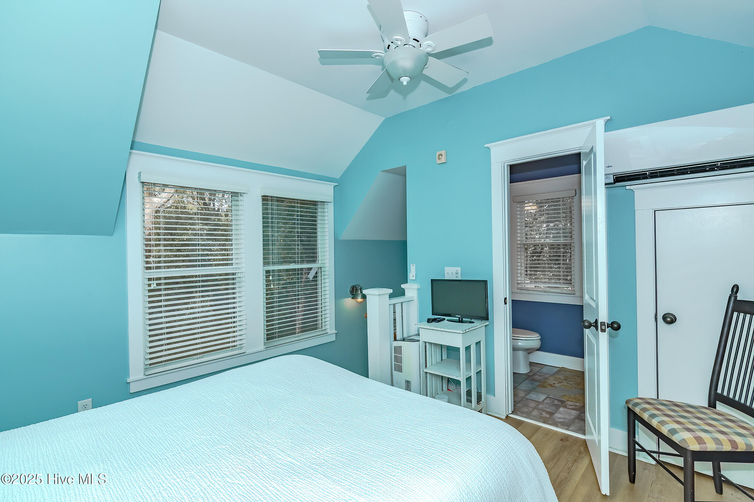 100528350 | Photo 23