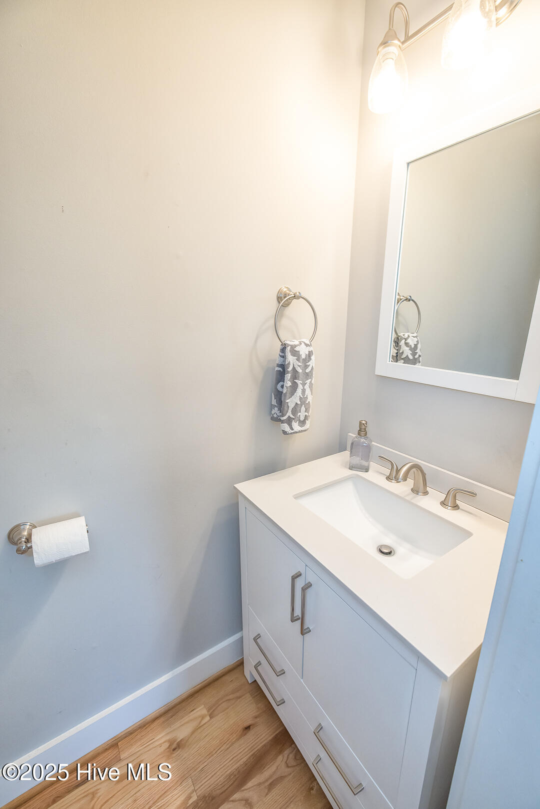 100545205 | Photo 33