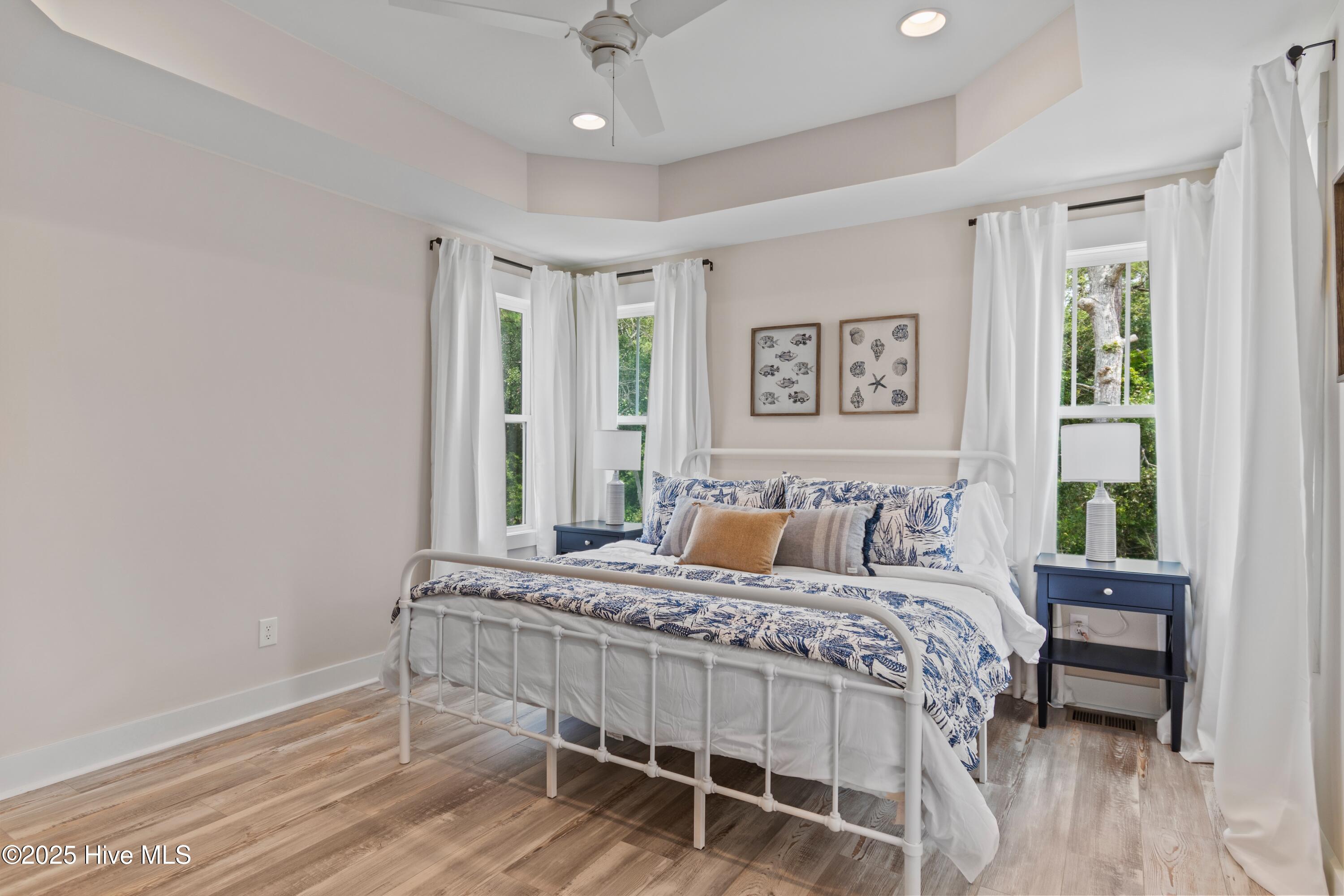 100544300 | Photo 31