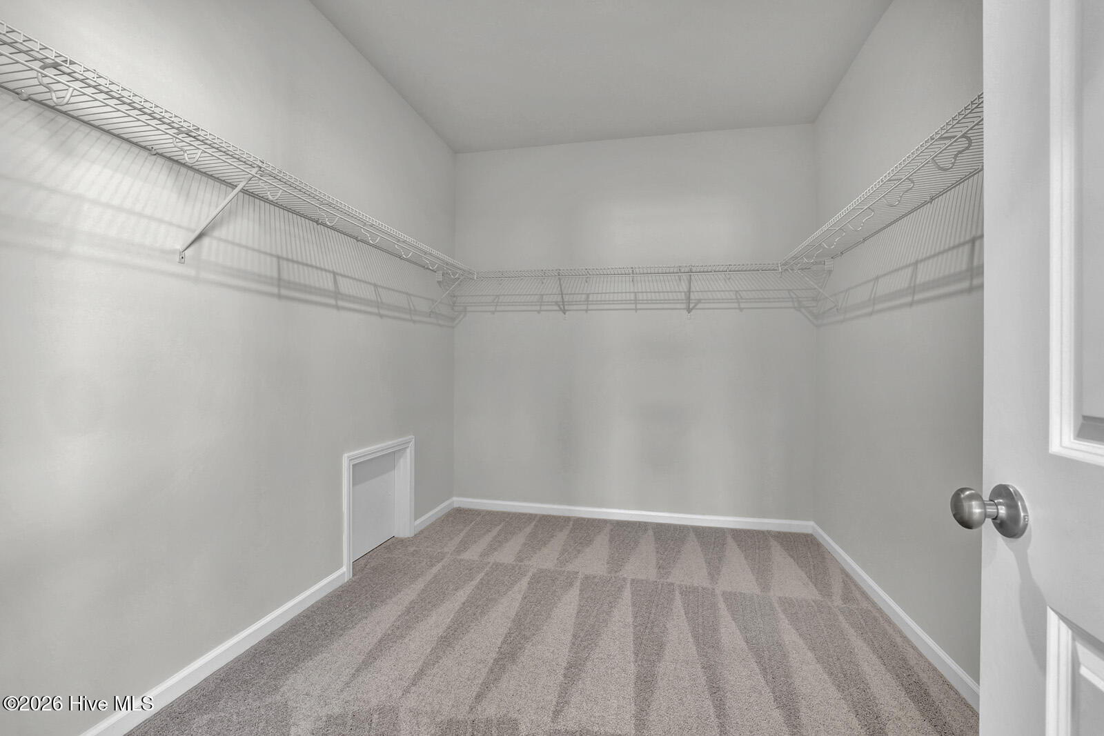 100550326 | Photo 16