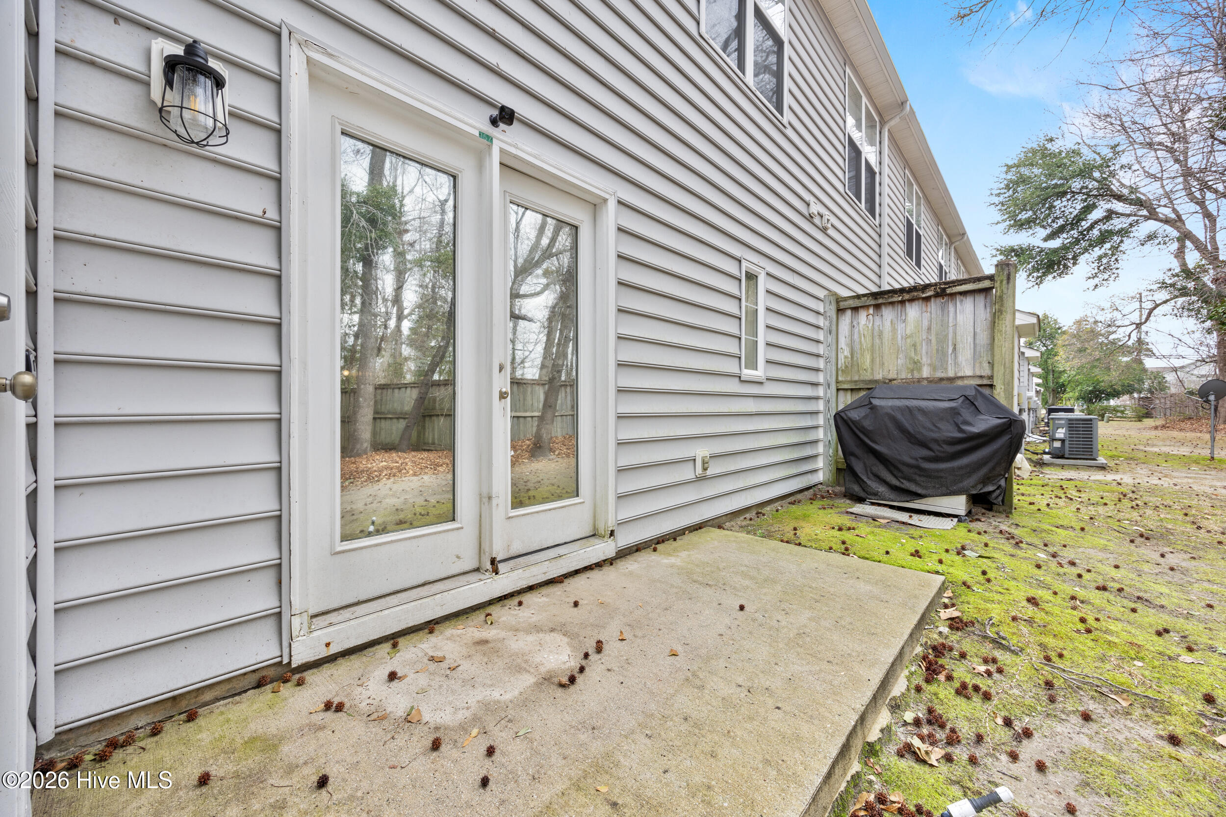 100567822 | Photo 44