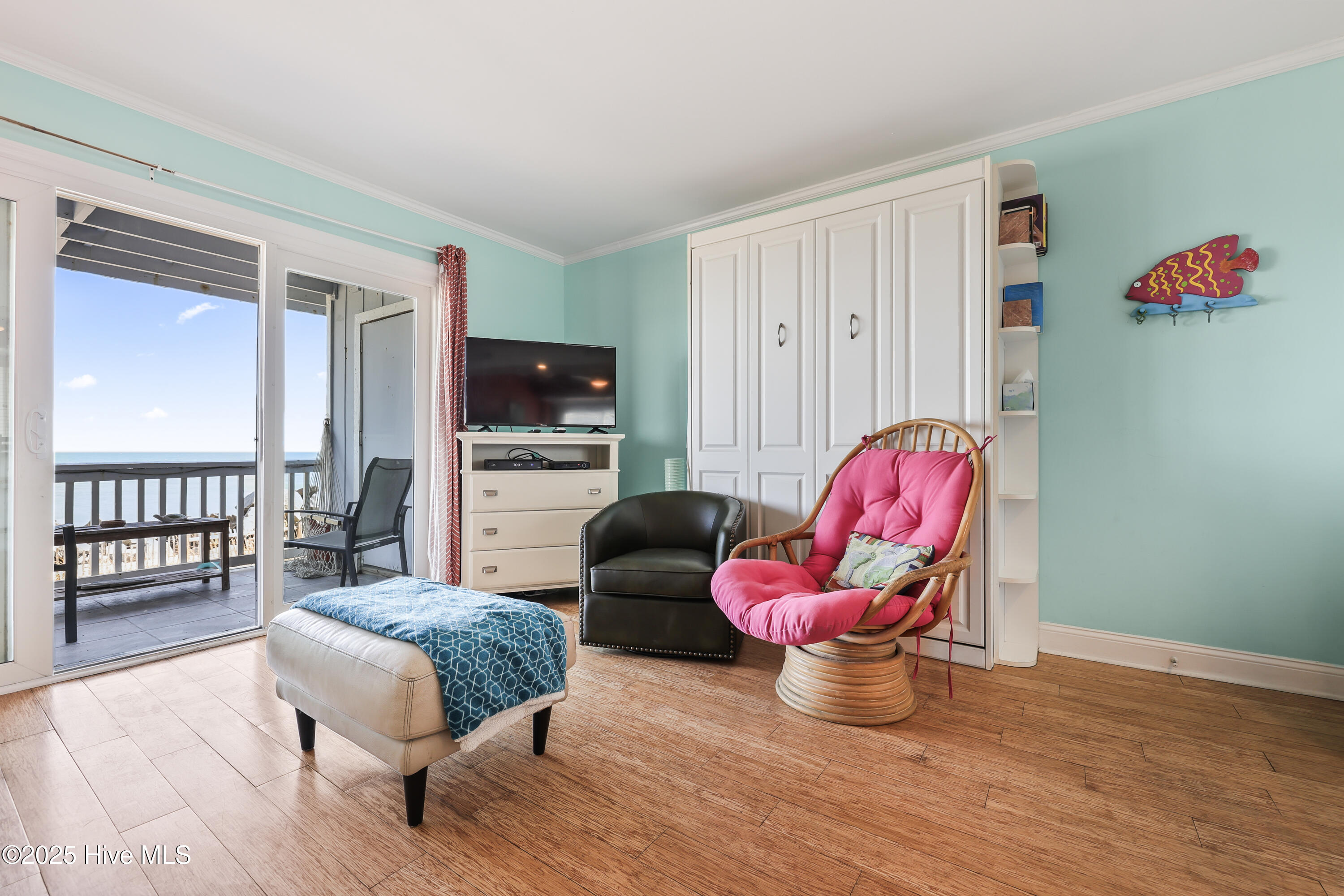 100497647 | Photo 10