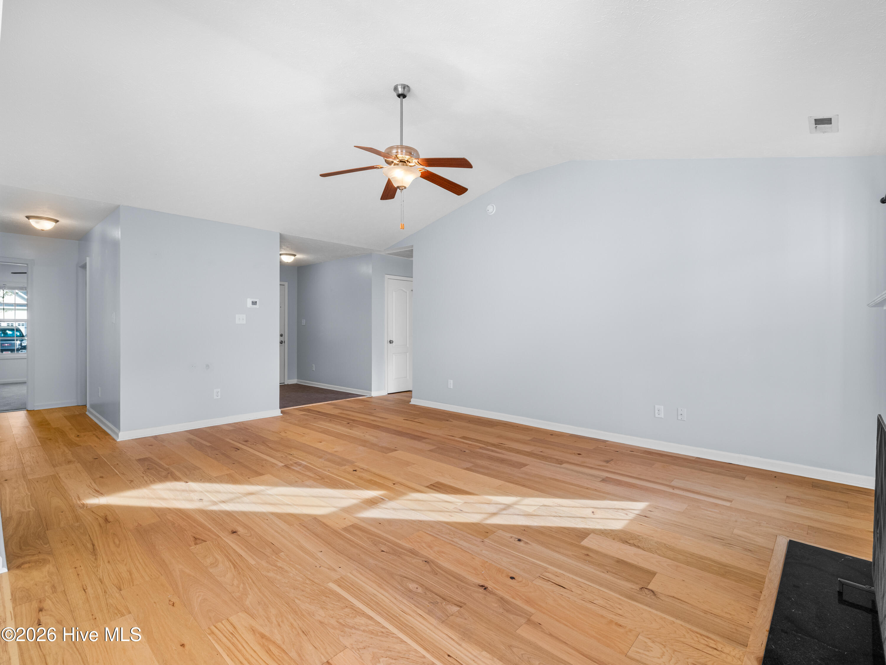 100547952 | Photo 12