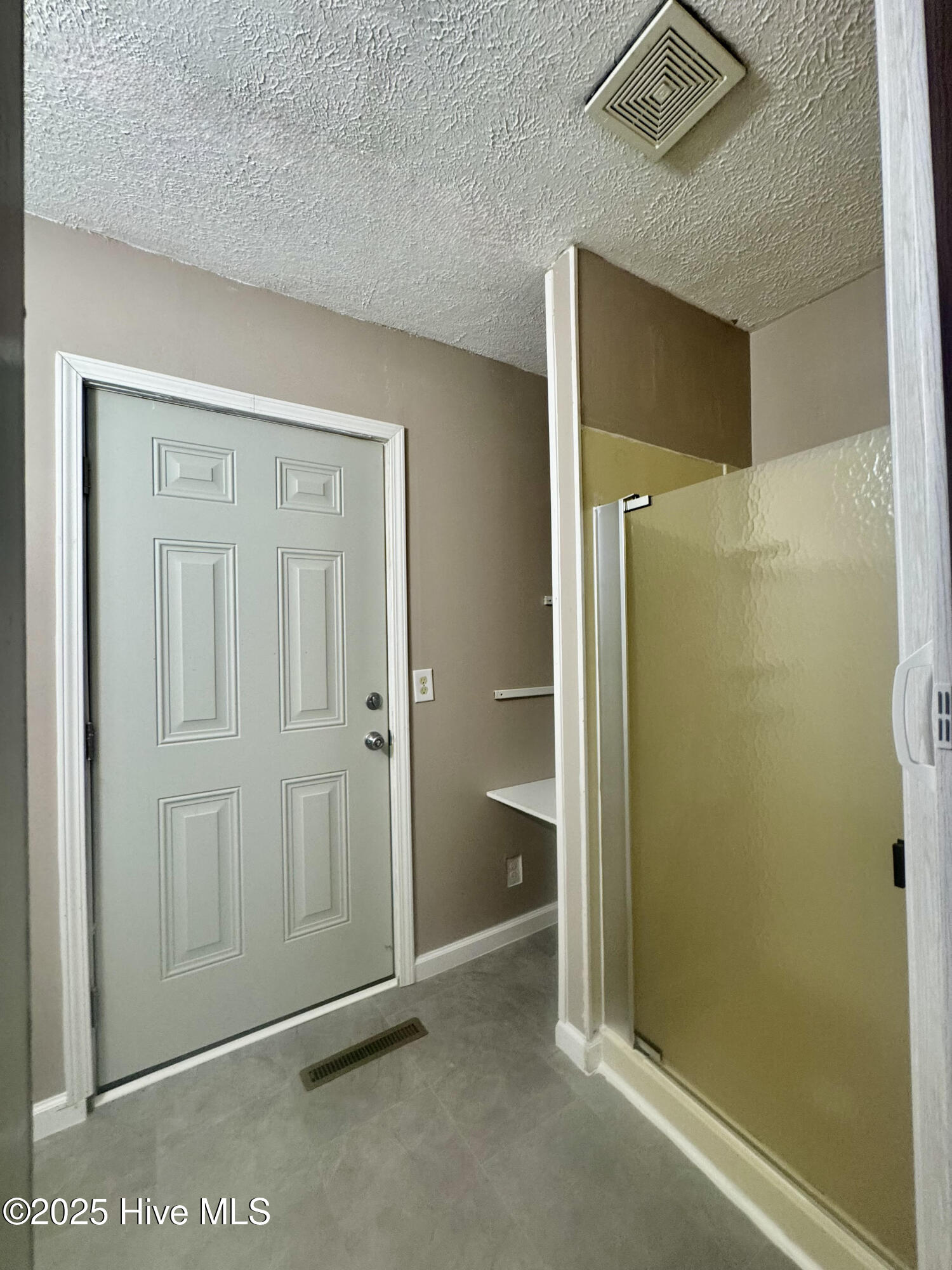 100546929 | Photo 11