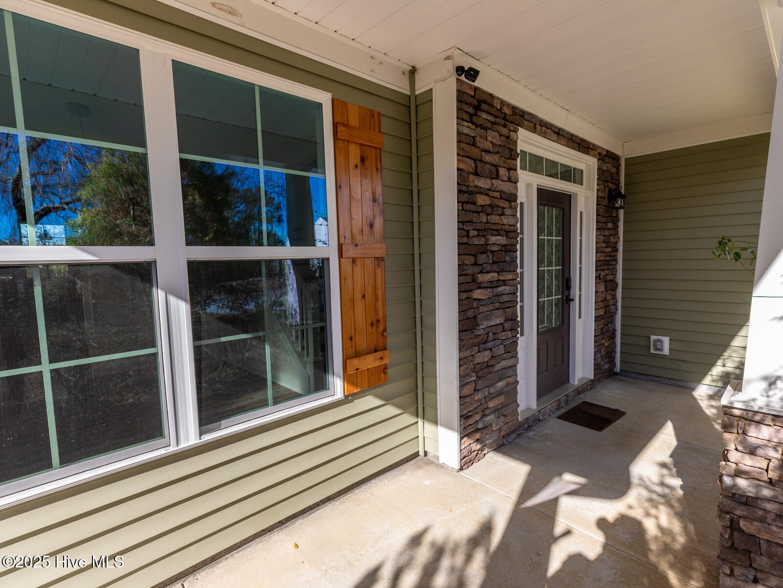 100546251 | Photo 45