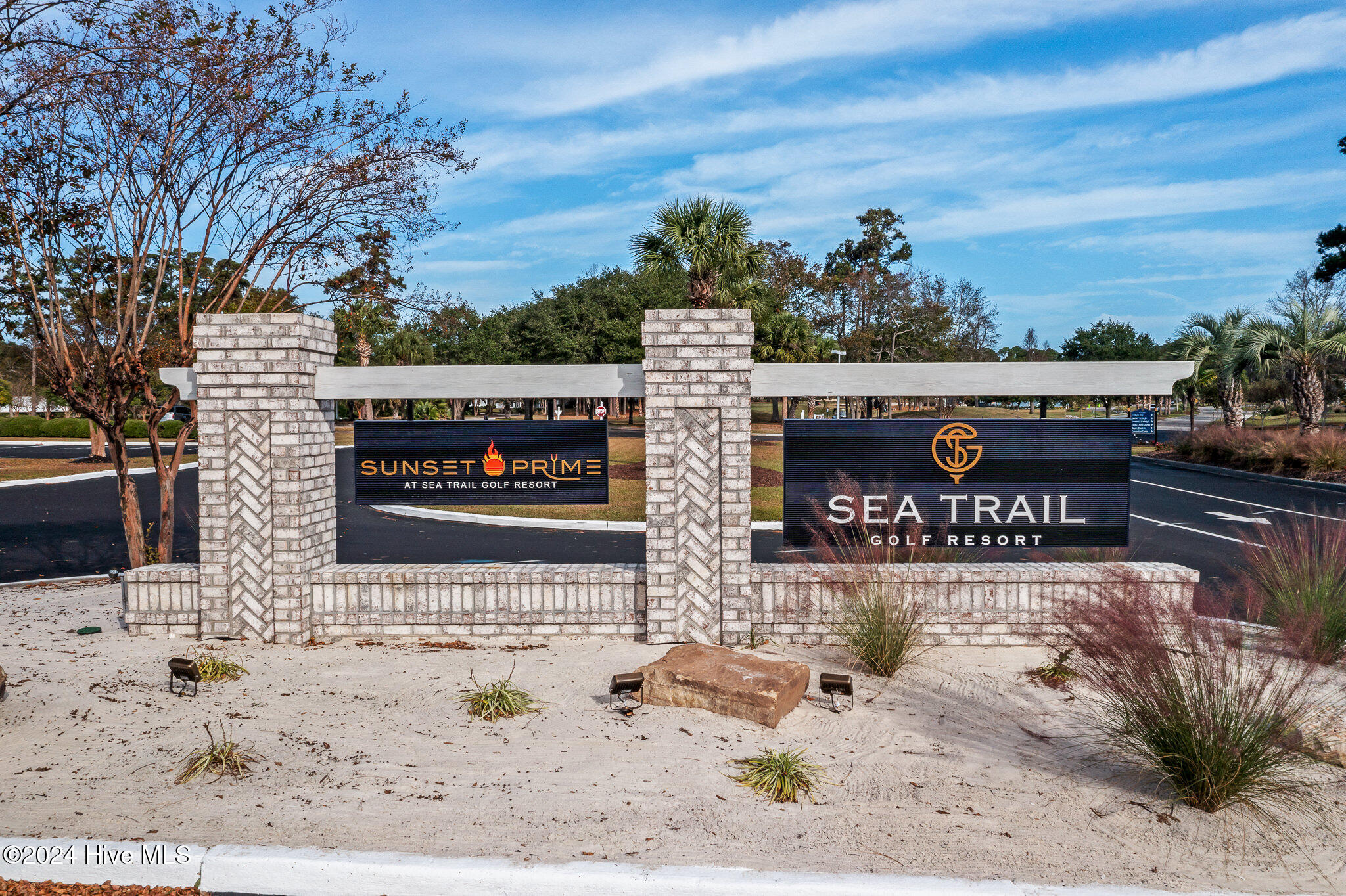 100475224 | Photo 63